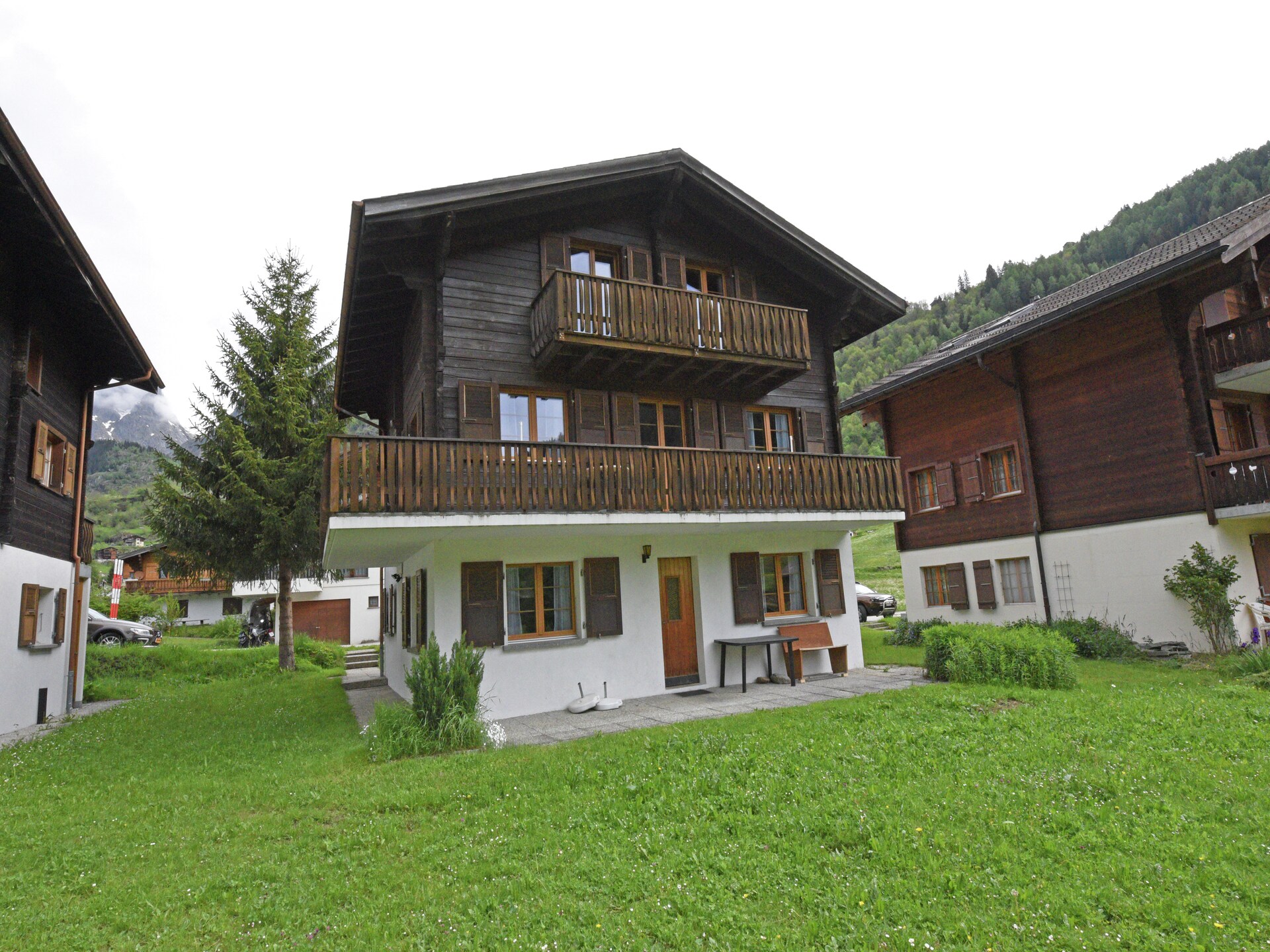 Knus appartement in Fieschertal met uitzicht op de Alpen en bos op 100m - foto 1