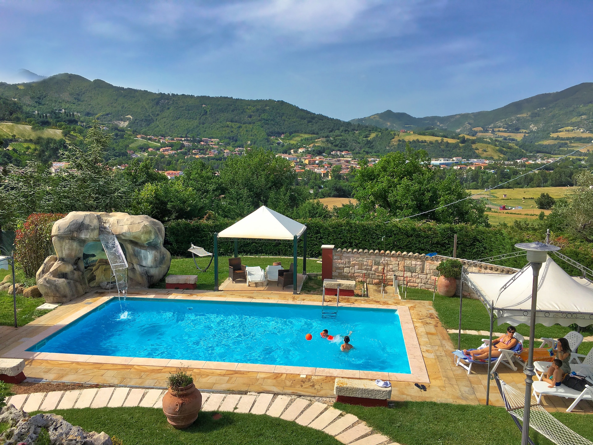 6-persoons vakantiehuis Belvedere in Cagli nabij het meer - foto 11