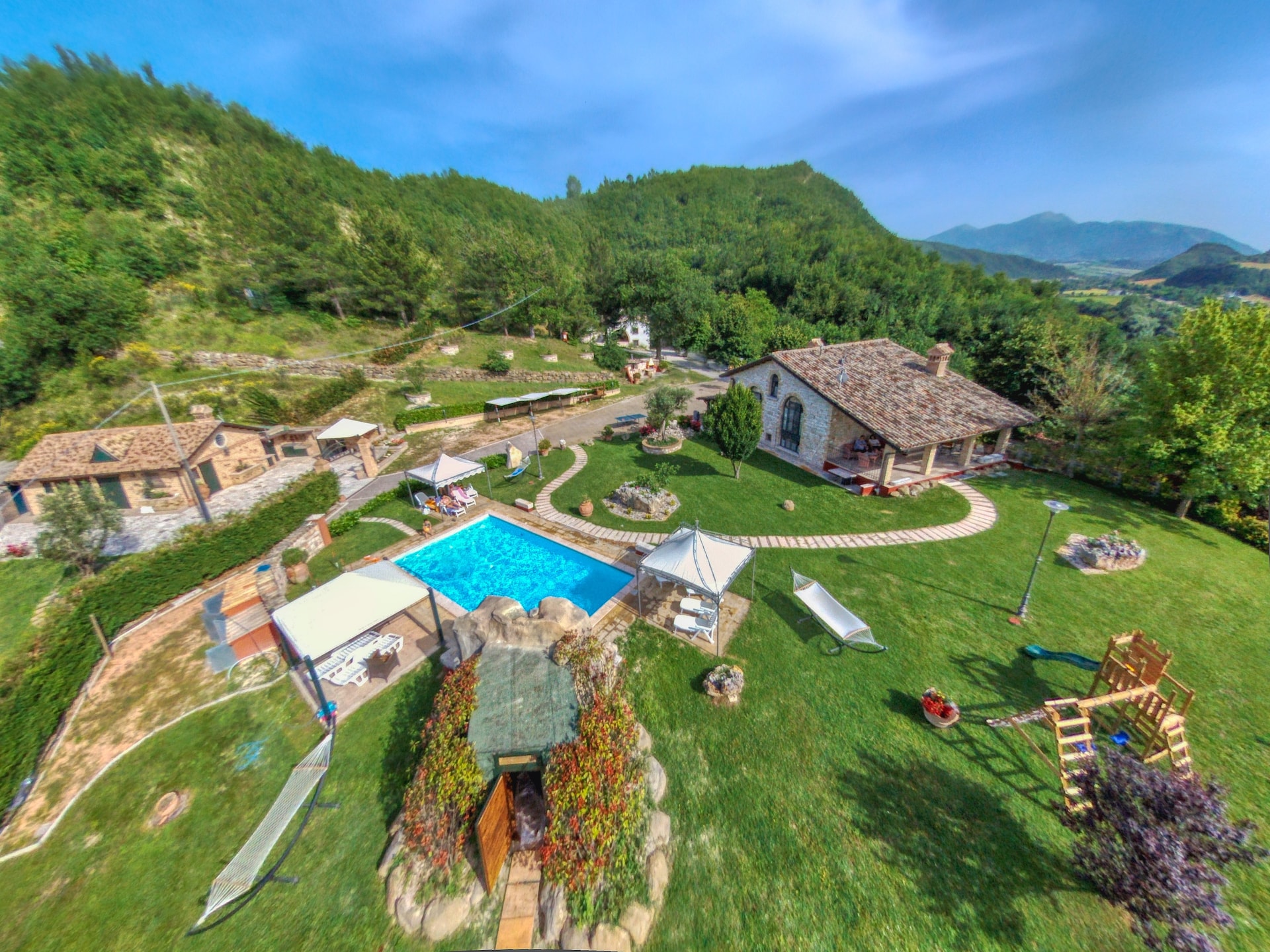 6-persoons vakantiehuis Belvedere in Cagli nabij het meer - foto 32
