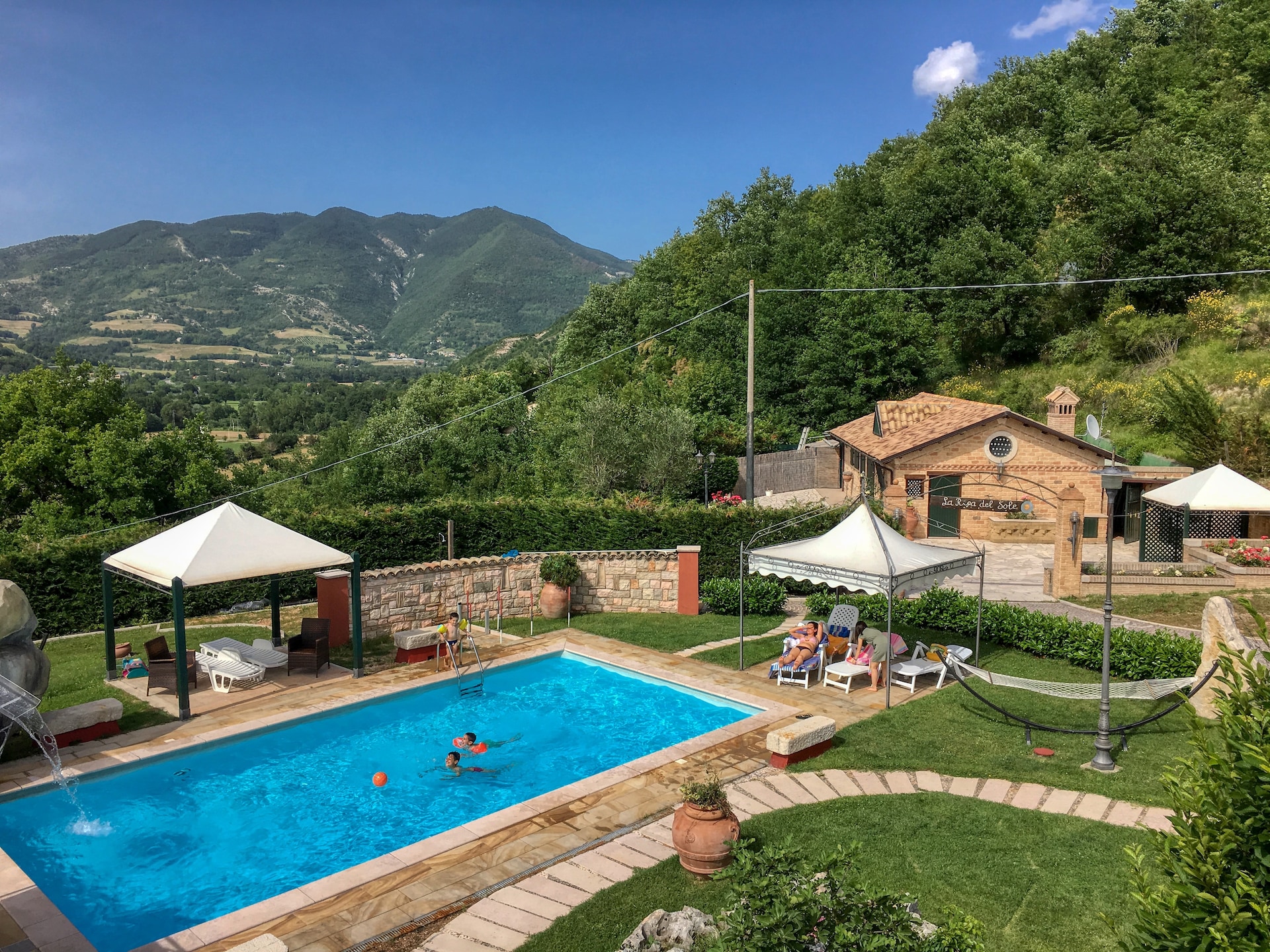 6-persoons vakantiehuis Belvedere in Cagli nabij het meer - foto 12