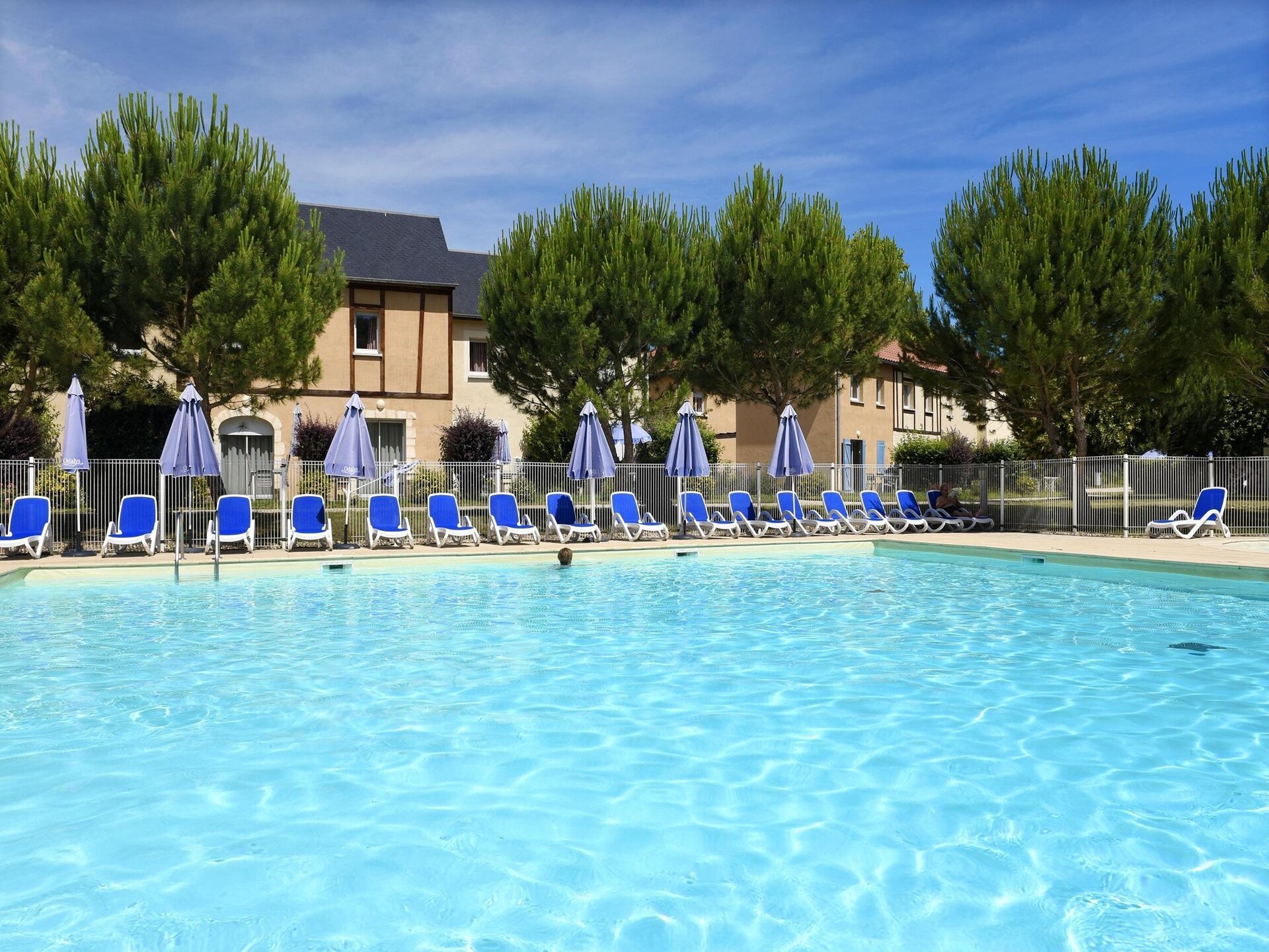 Knus vakantiehuis voor 6 met zwembad, 2 km van Montignac - foto 16