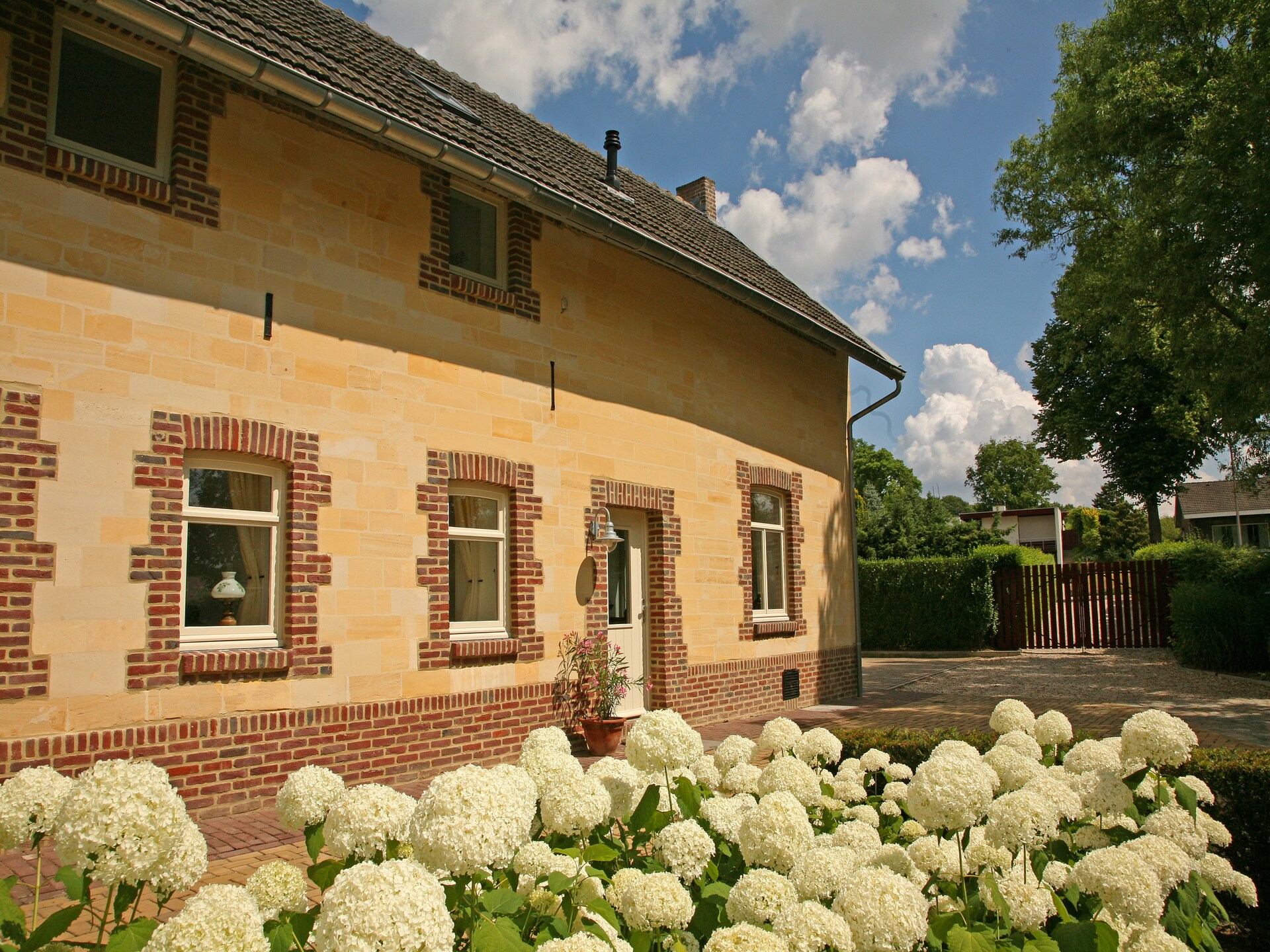 Authentieke hoeve uit 1842 met uitzicht over het Geuldal - foto 13