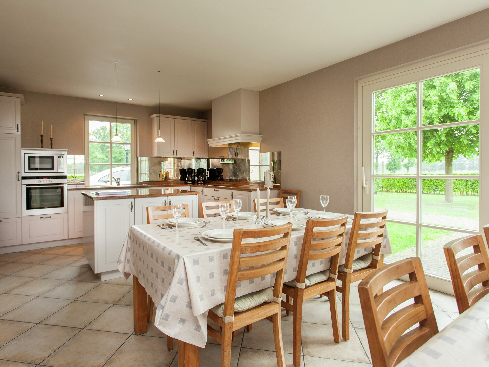 12-persoons villa met speeltuin en tuin in Peer - foto 18