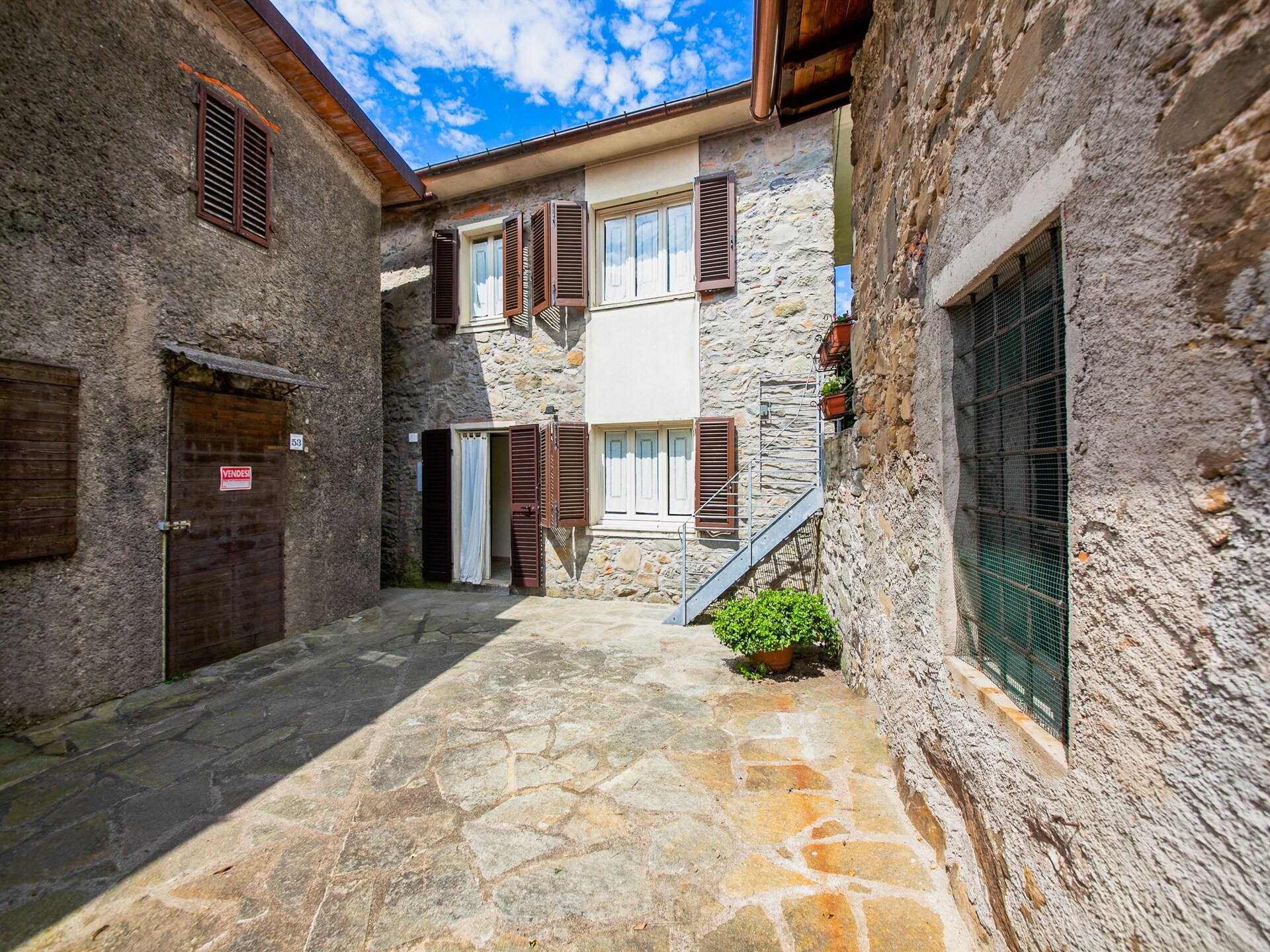 Vrijstaand Toscaans vakantiehuis aan de bosrand bij een meer - foto 21