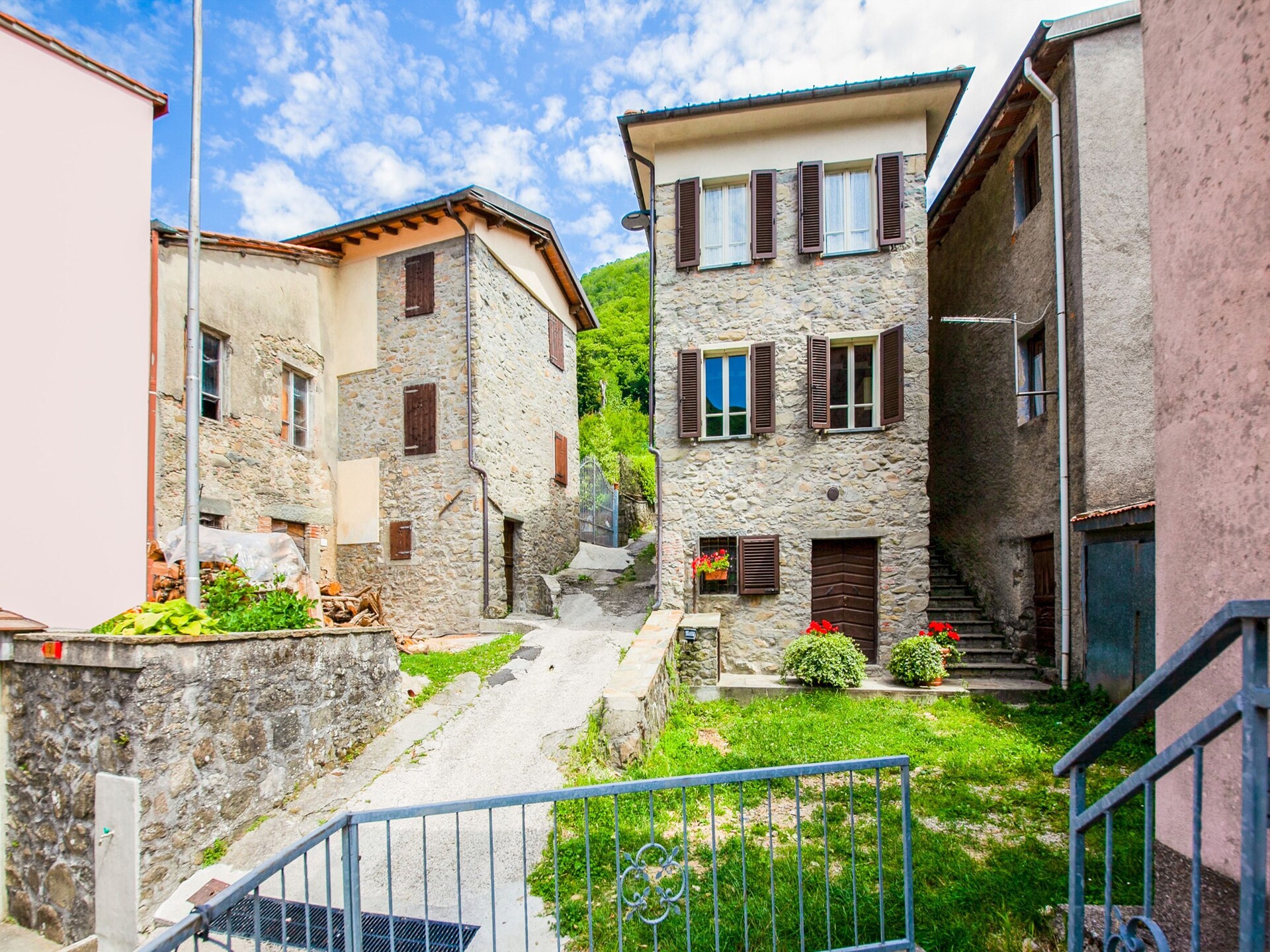 Vrijstaand Toscaans vakantiehuis aan de bosrand bij een meer - foto 23