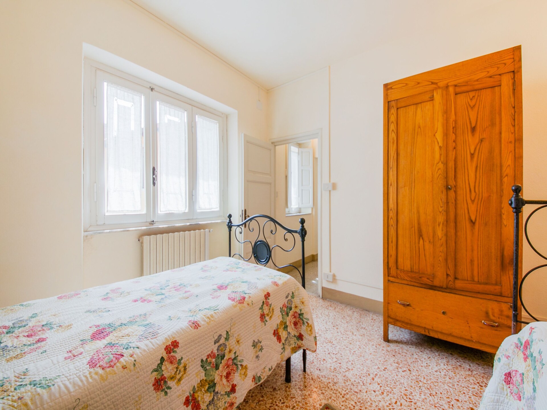 Vrijstaand Toscaans vakantiehuis aan de bosrand bij een meer - foto 22