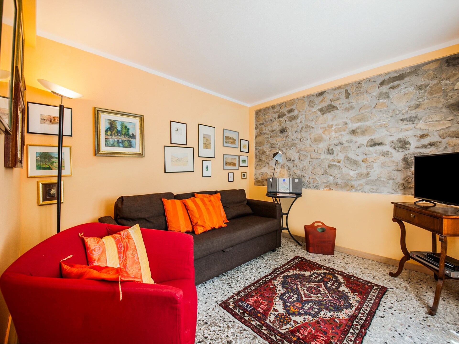 Vrijstaand Toscaans vakantiehuis aan de bosrand bij een meer - foto 2