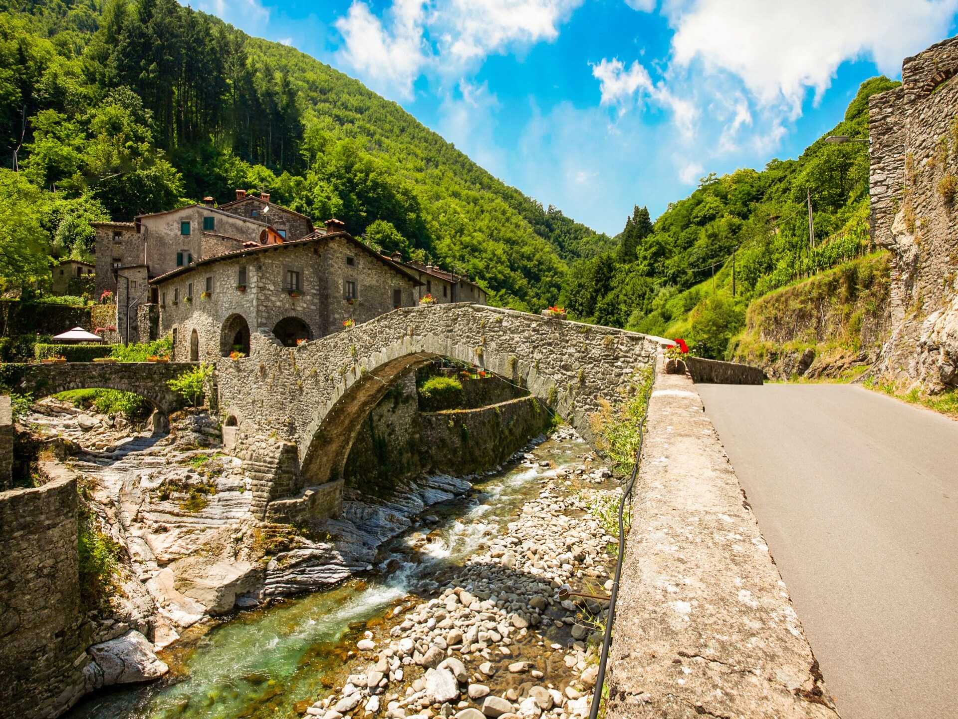 Vrijstaand Toscaans vakantiehuis aan de bosrand bij een meer - foto 38