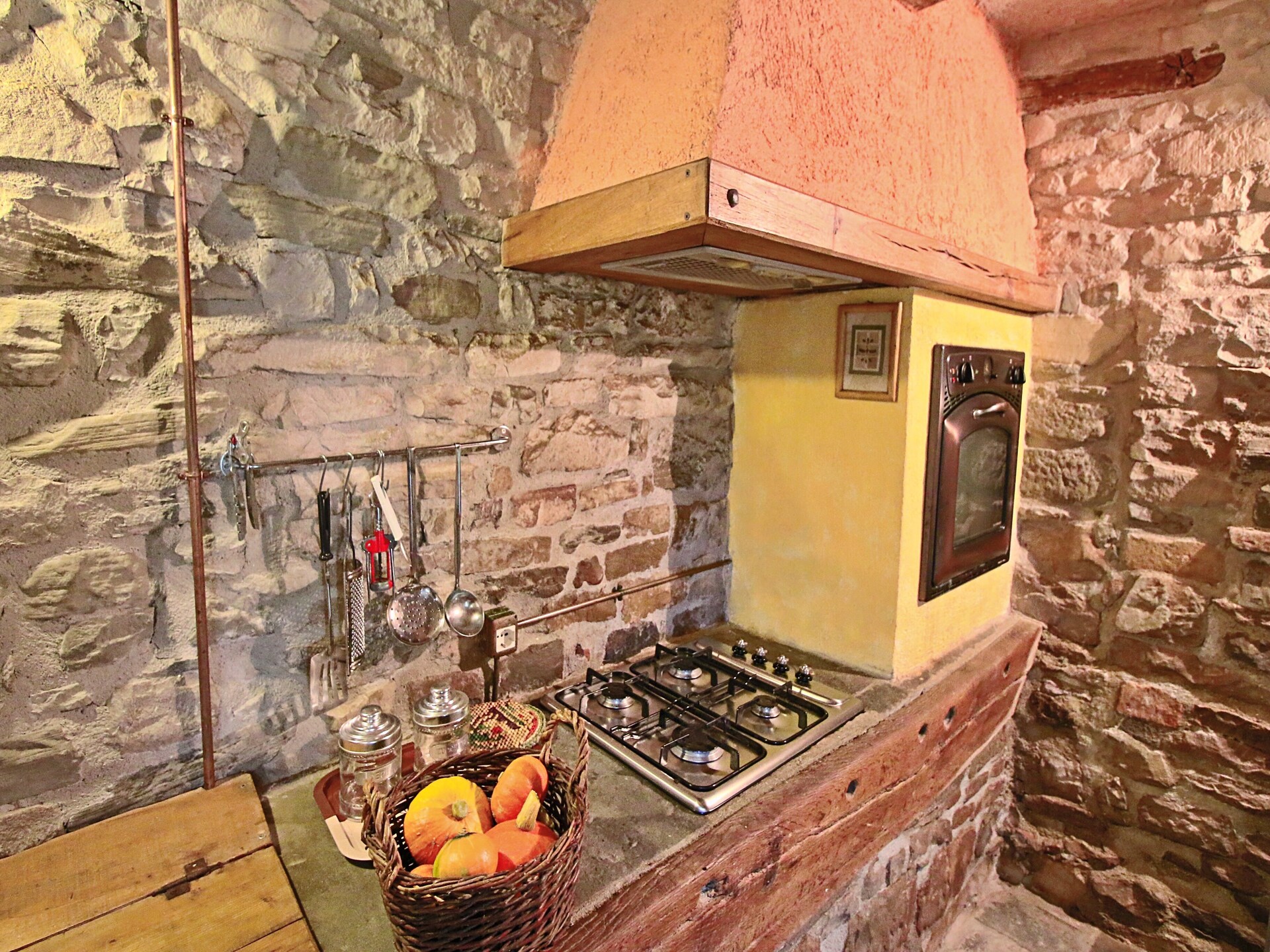 Heuveltopvakantiehuis met zwembad en panoramisch uitzicht in Apecchio - foto 15
