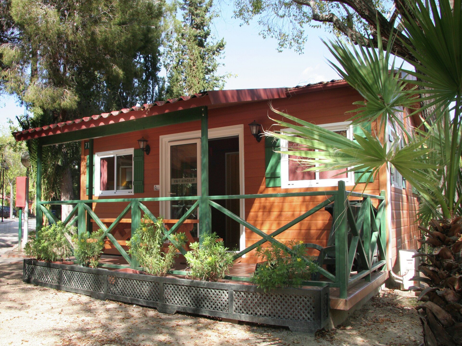 Vrijstaande chalet voor 4 op camping Vilanova Park, 5 km van zee - foto 8