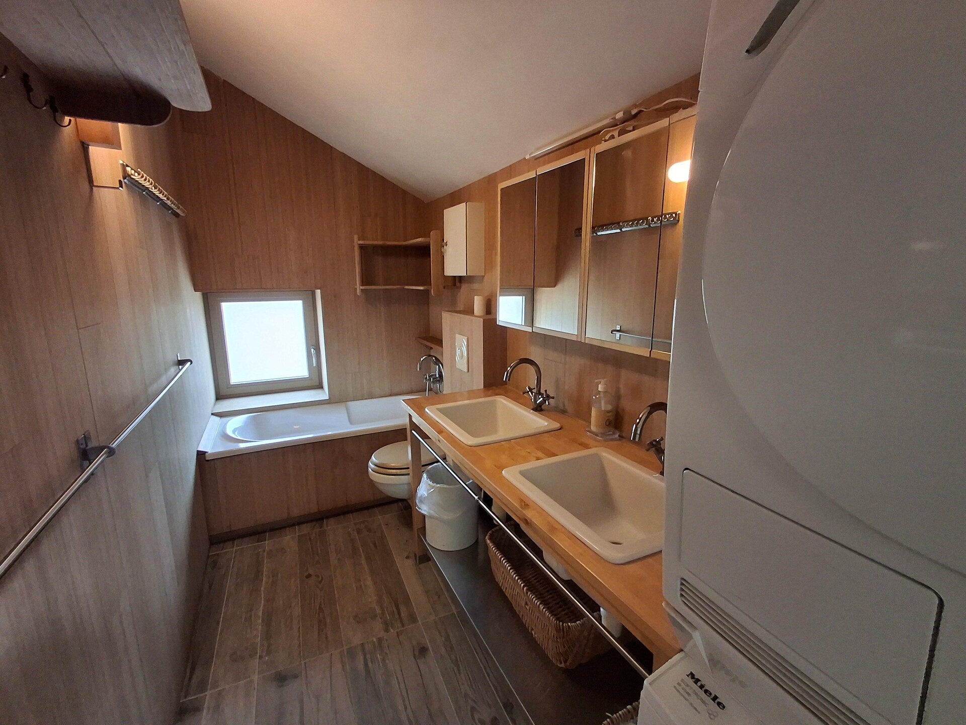 Sprookjesachtig landhuis met sauna in de bossen bij Lamorteau - foto 14