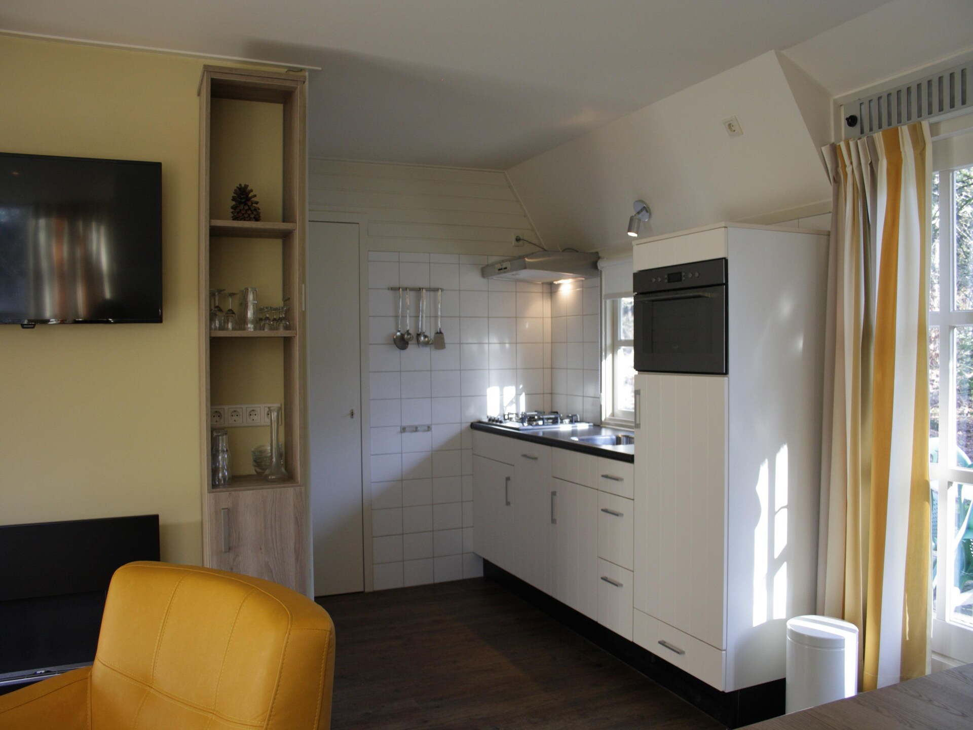 Sfeervolle rietgedekte bungalow op rustig vakantiepark in bosrijk Herpen - foto 23