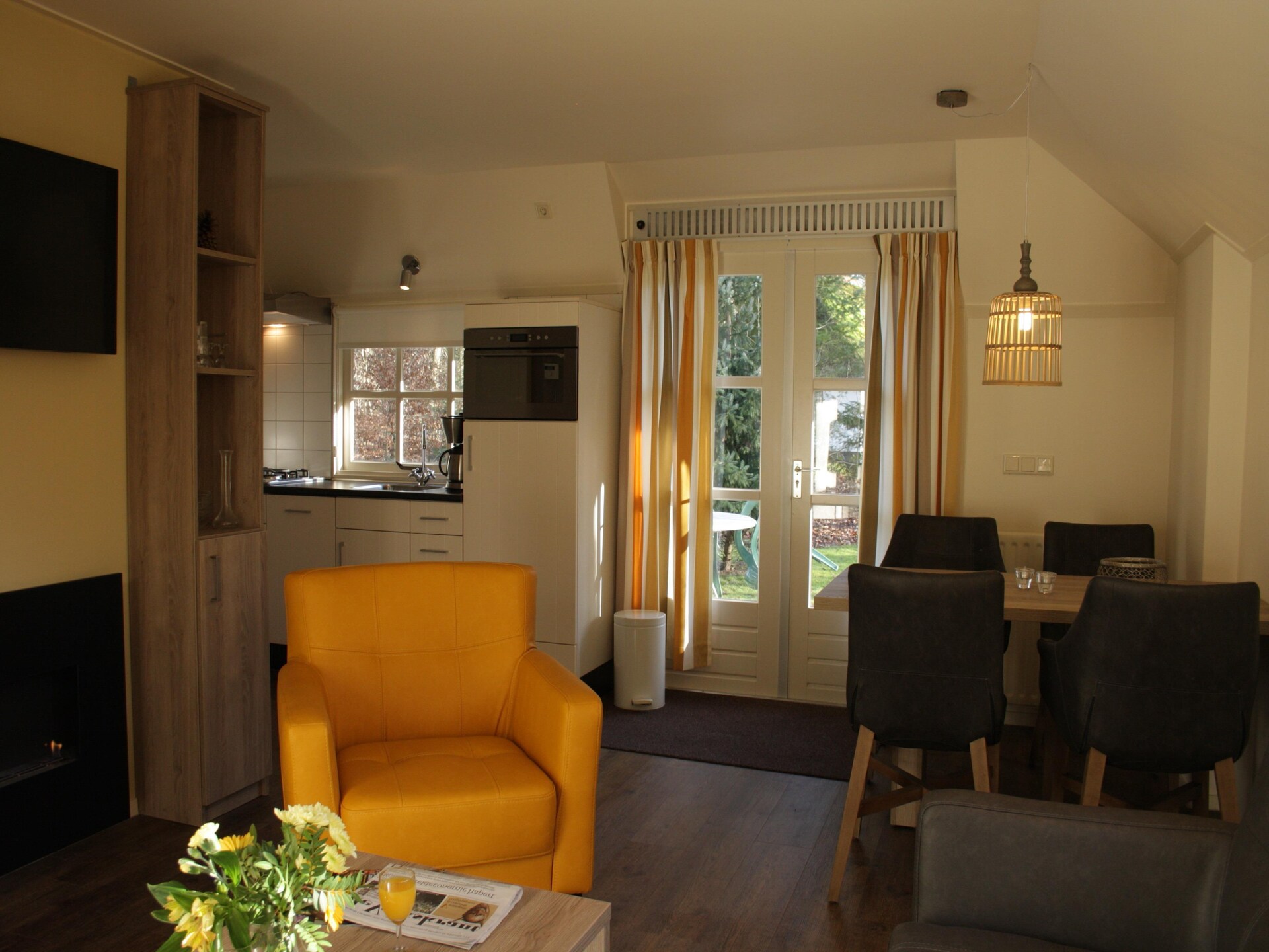 Sfeervolle rietgedekte bungalow op rustig vakantiepark in bosrijk Herpen - foto 21