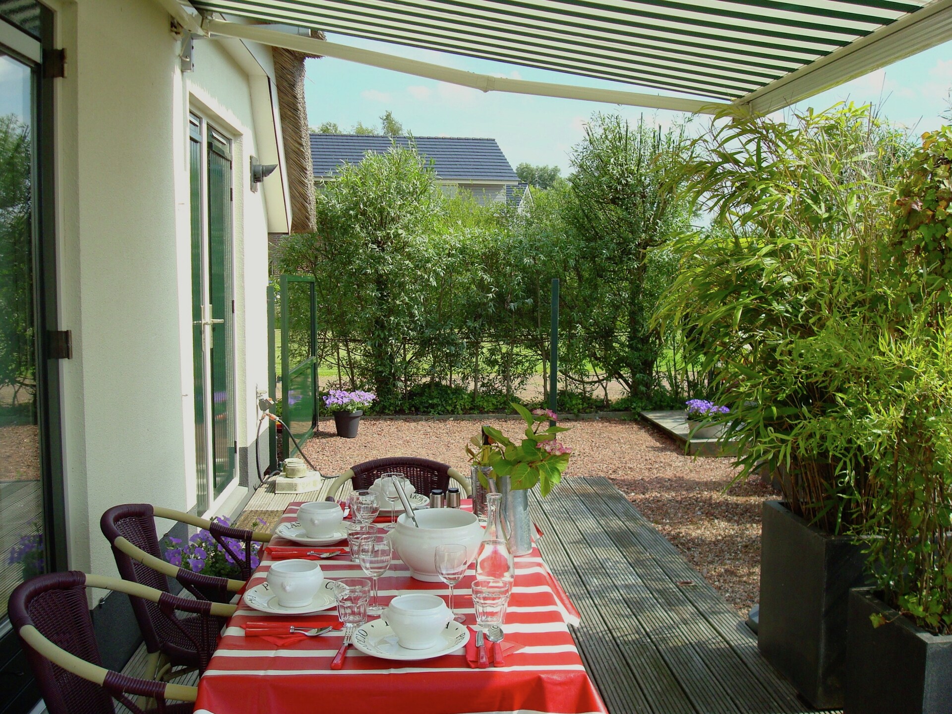 Villa ten Hoeve: Wellnessvilla met eigen aanlegsteiger aan het Schildmeer - foto 19