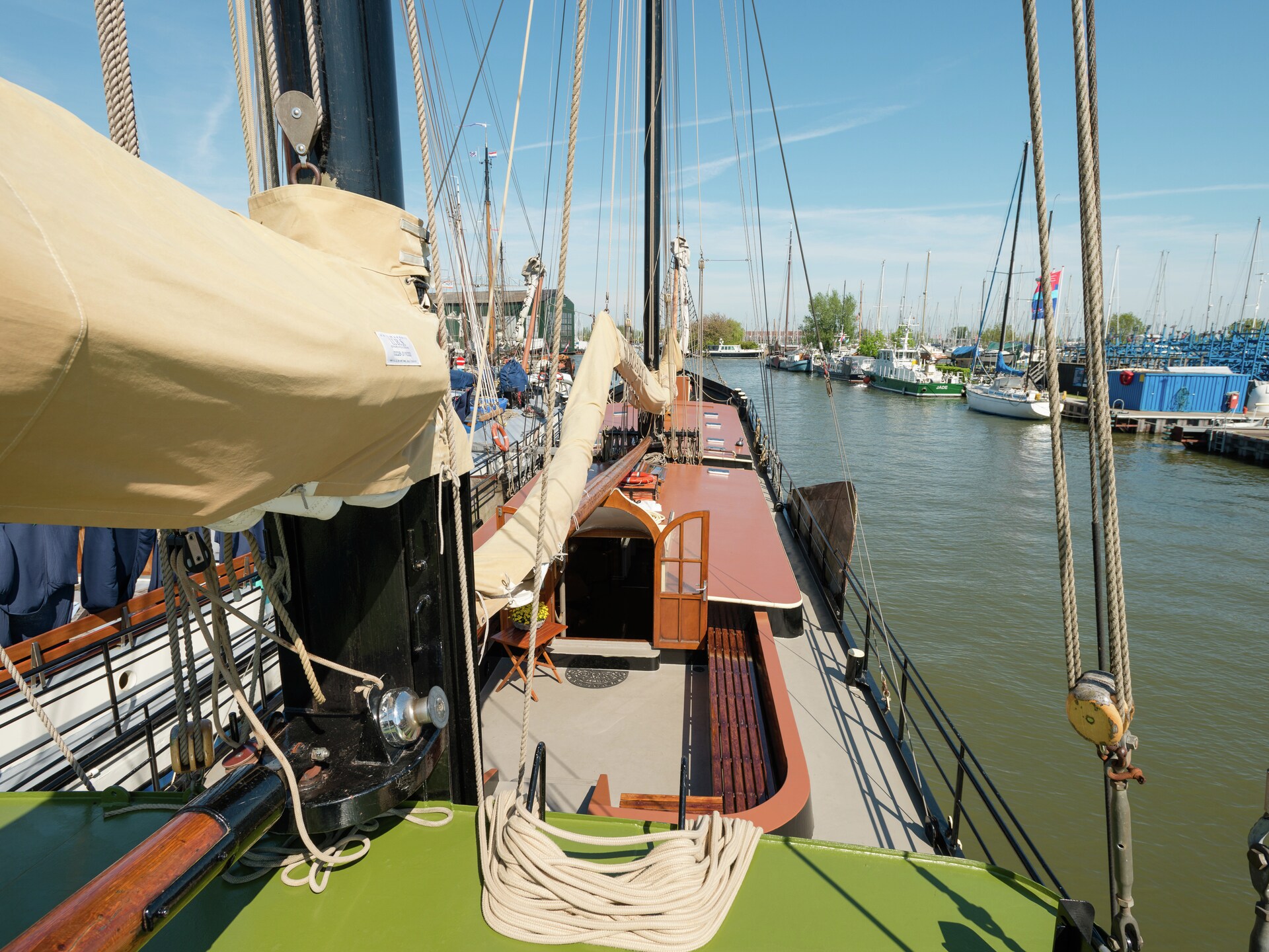 Korevaer: Unieke woonboot in hartje Leiden voor 30 personen - foto 7