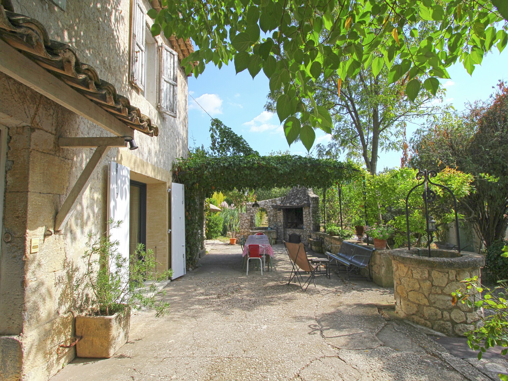 Ruim vakantiehuis met privézwembad in de Provence voor 10 personen - foto 2