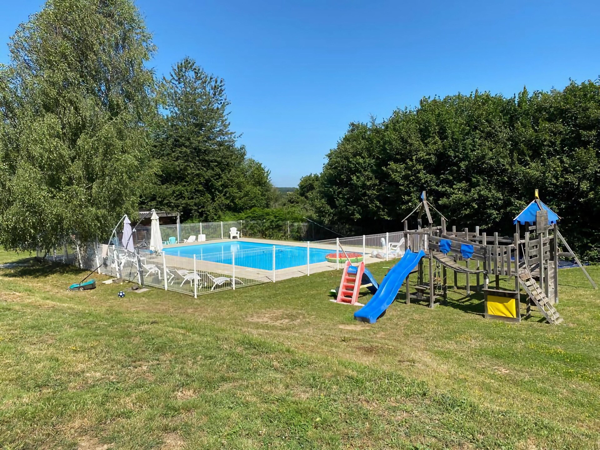 La Rose: Sfeervol landhuis aan de golfbaan met zwembad in Saint Léonard de Noblat - foto 9