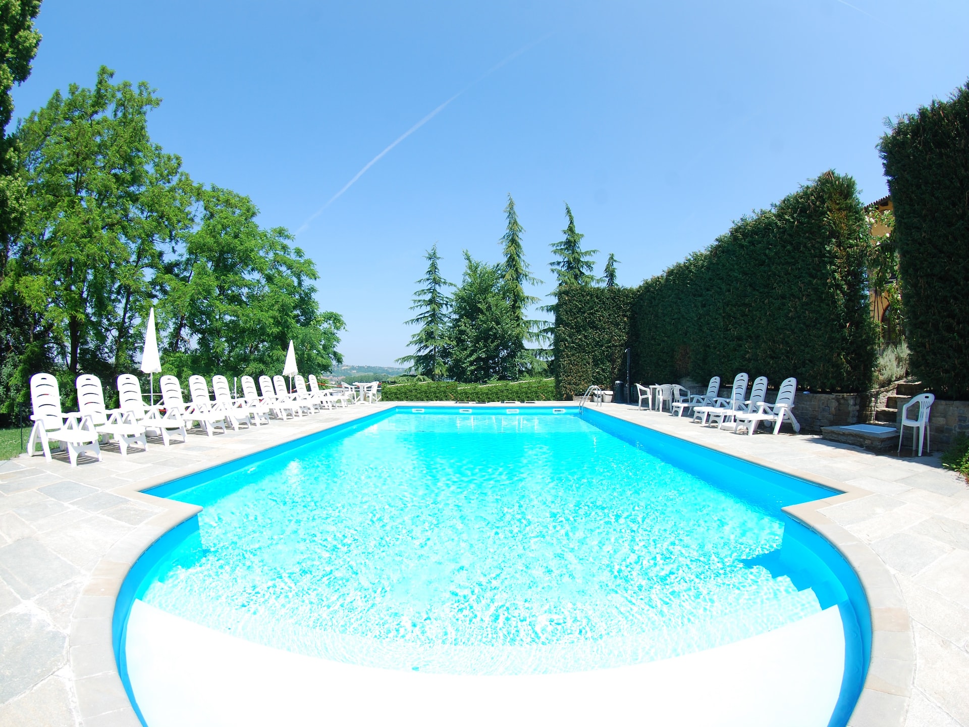 Op 300 m van het meer: Charmant landhuis in Nizza Monferrato - foto 2