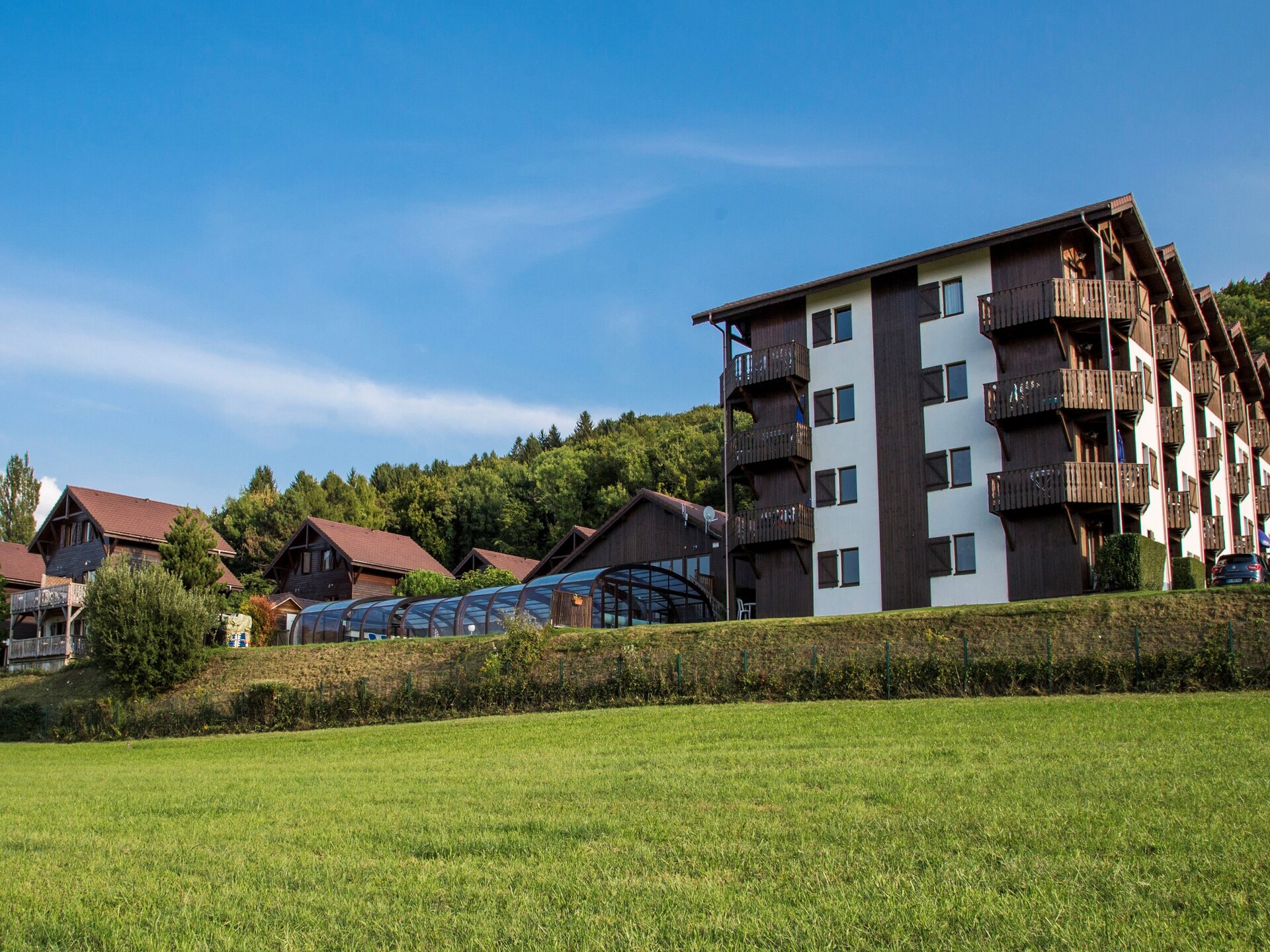 Knus appartement voor 5 bij Évian-les-Bains met zwembad en uitzicht op de Alpen - foto 11