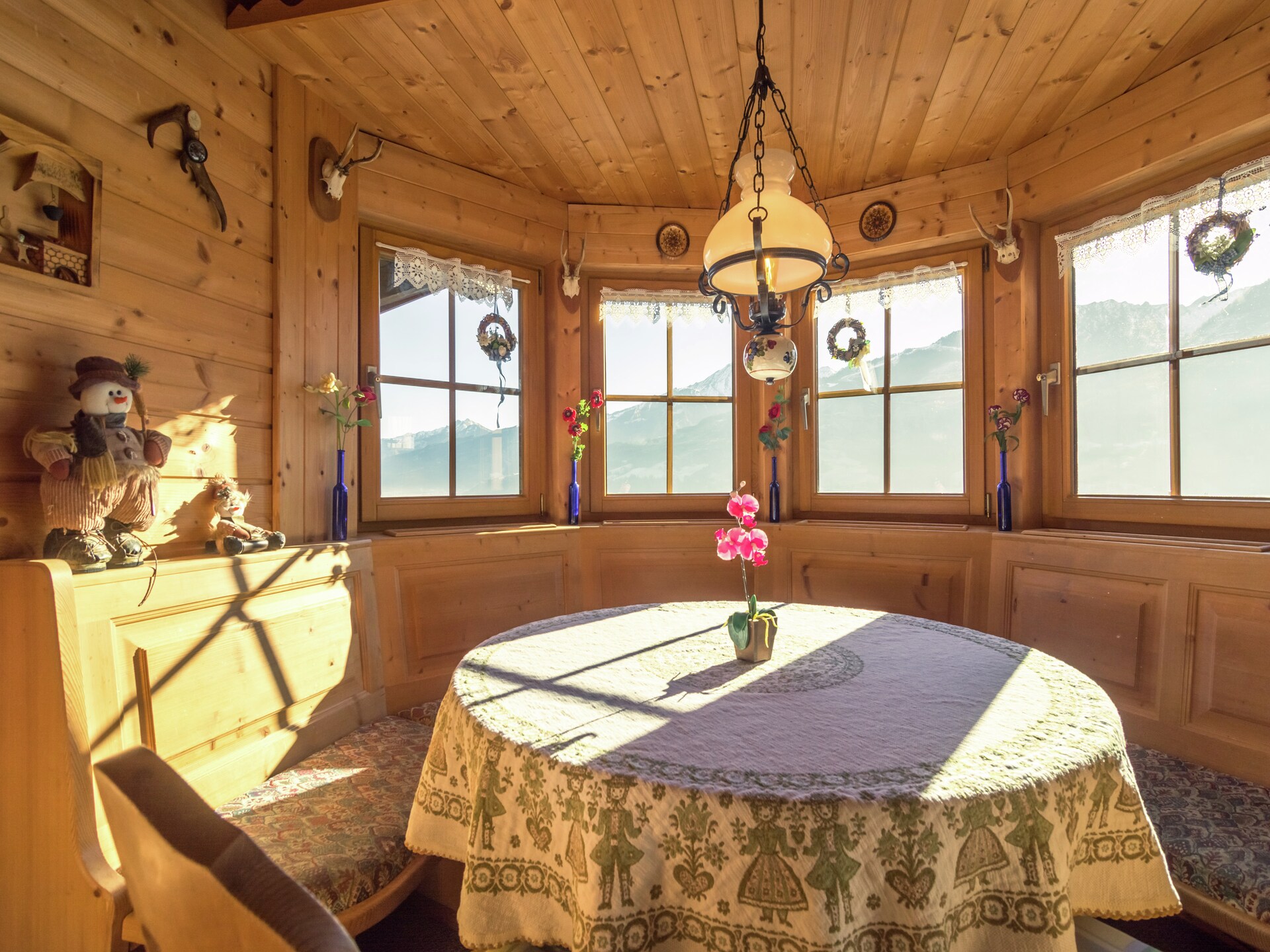 Centraal gelegen chalet aan de piste in Piesendorf - foto 4