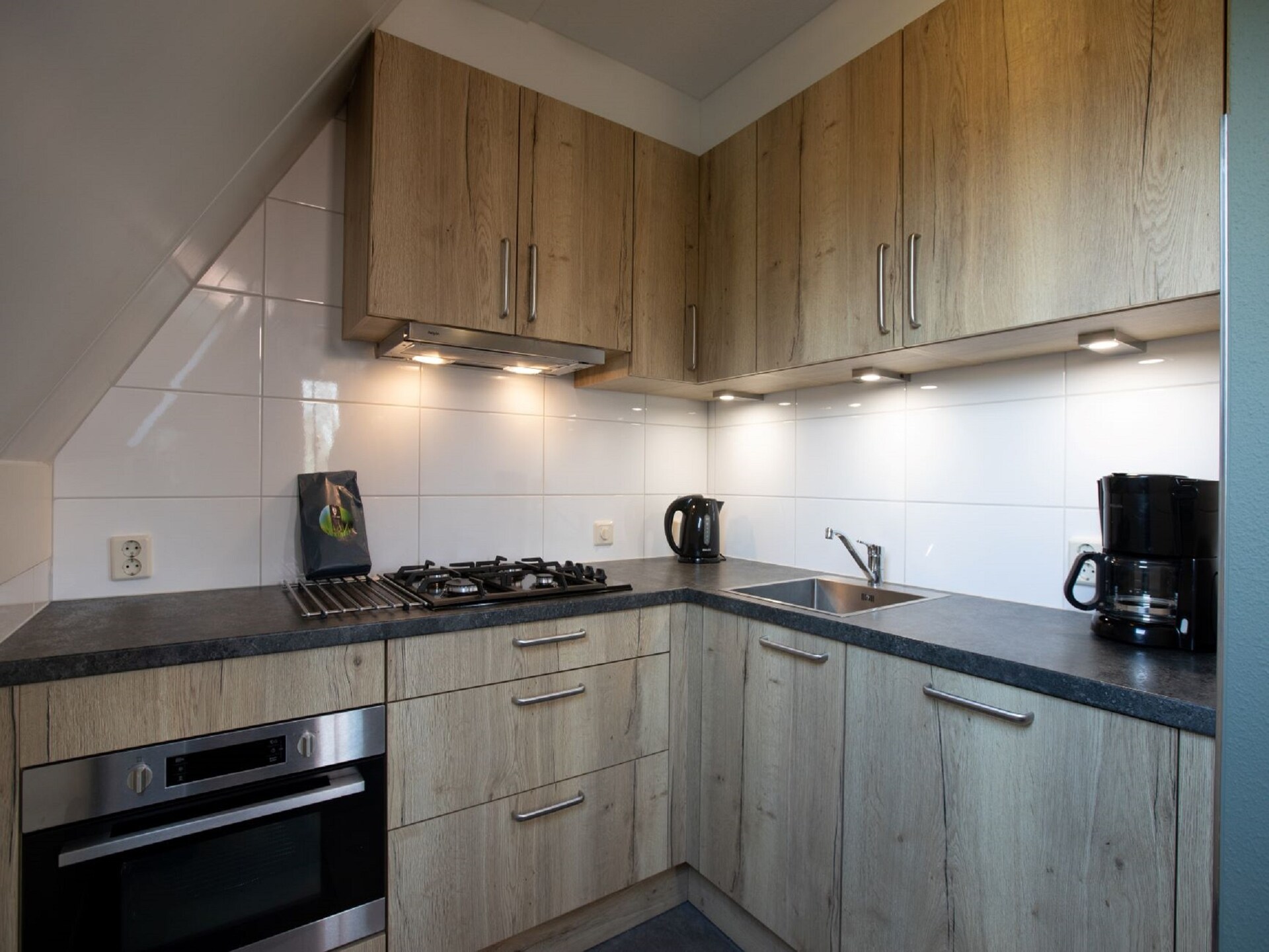 Luxe 6-persoonsbungalow met tuin in bosrijk Plasmolen, huisdieren welkom - foto 4