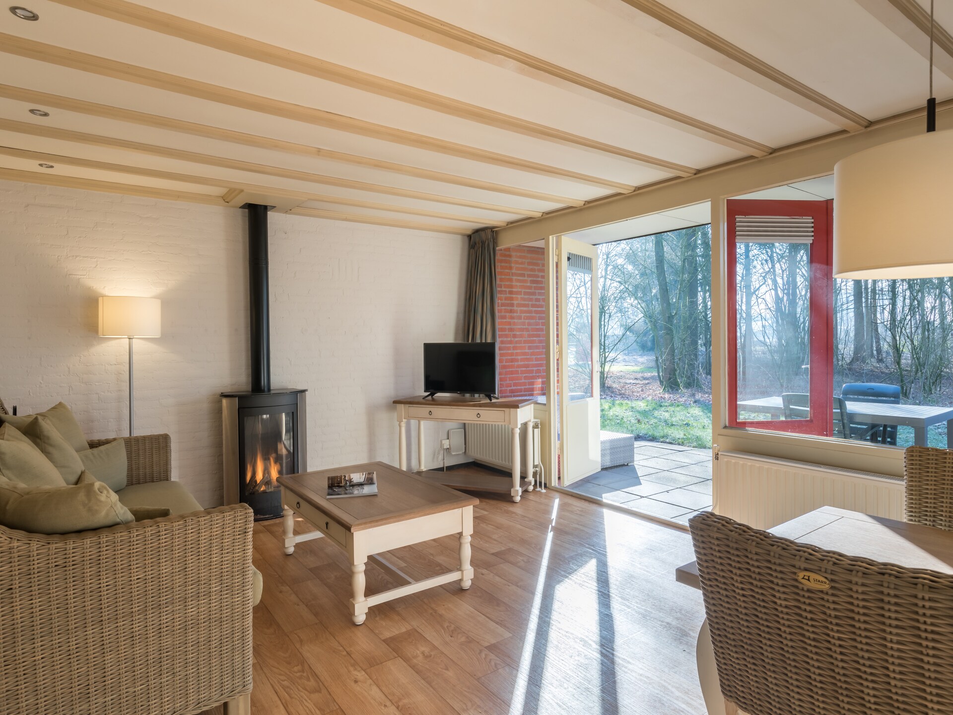 Luxe bungalow met bubbelbad in groen vakantiepark Klein Vink, Arcen - foto 7