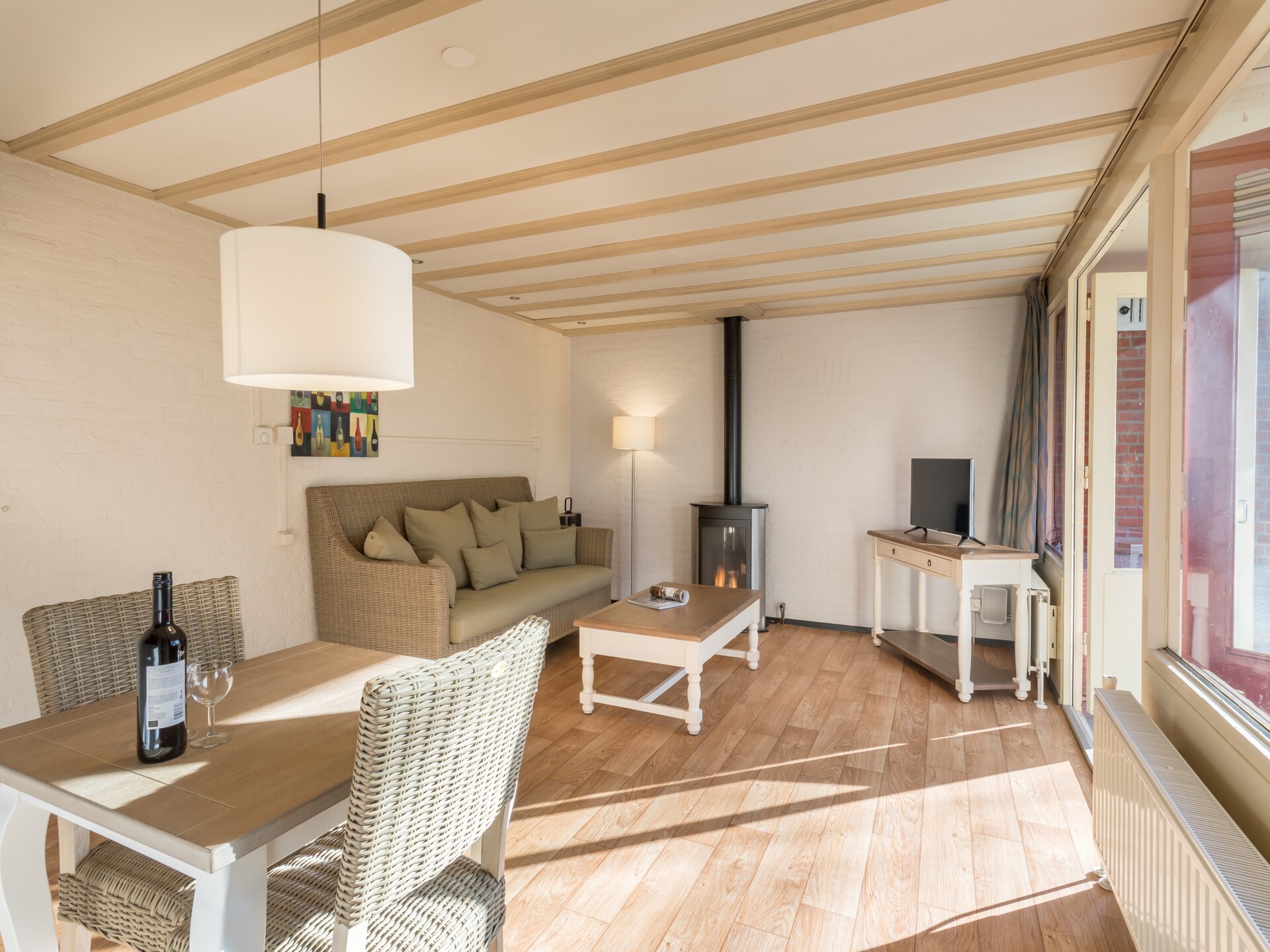Luxe bungalow met bubbelbad in groen vakantiepark Klein Vink, Arcen - foto 8