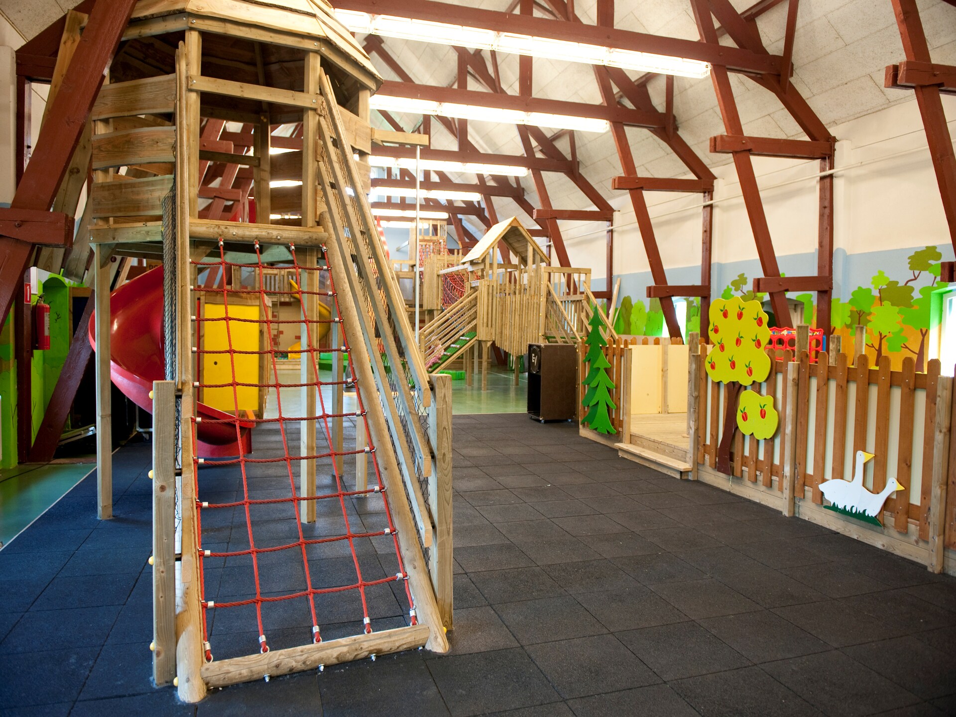 Luxe bungalow met bubbelbad in groen vakantiepark Klein Vink, Arcen - foto 15