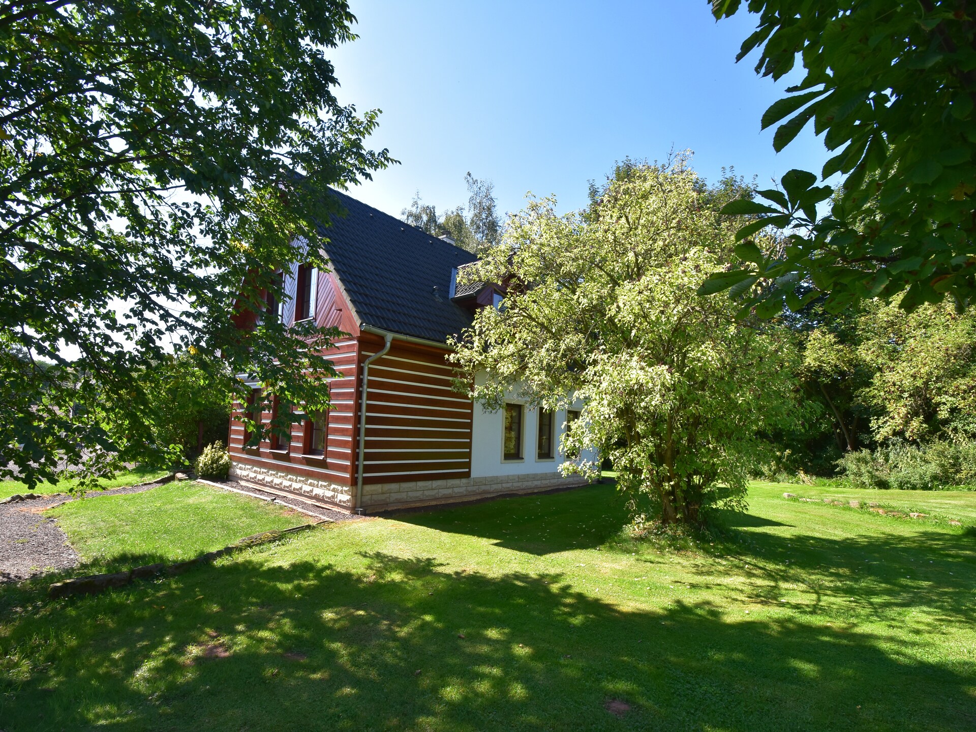 Centrum op 1,0 km: Luxe vakantiehuis in Bozanov aan de piste - foto 2