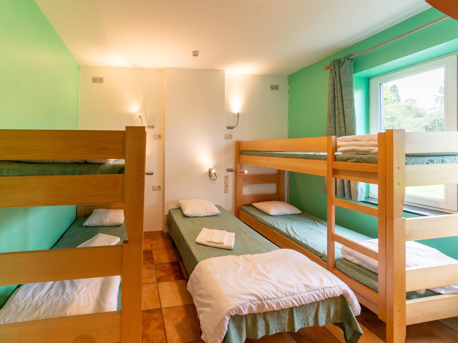 Groepslandhuis Aux Quatre Saisons met bubbelbad en speelkamer in Ferrières - foto 17