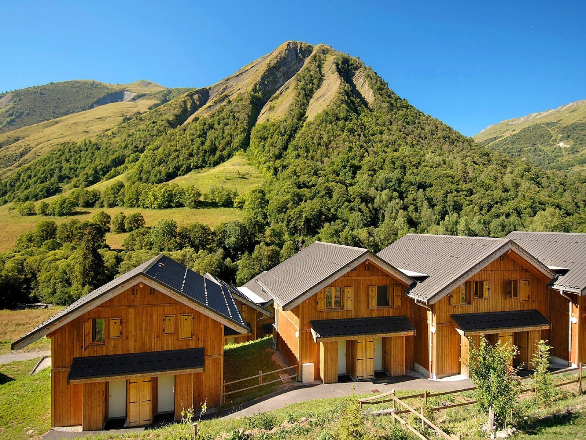 Authentiek appartement in St. Sorlin, direct aan de skipiste - foto 1