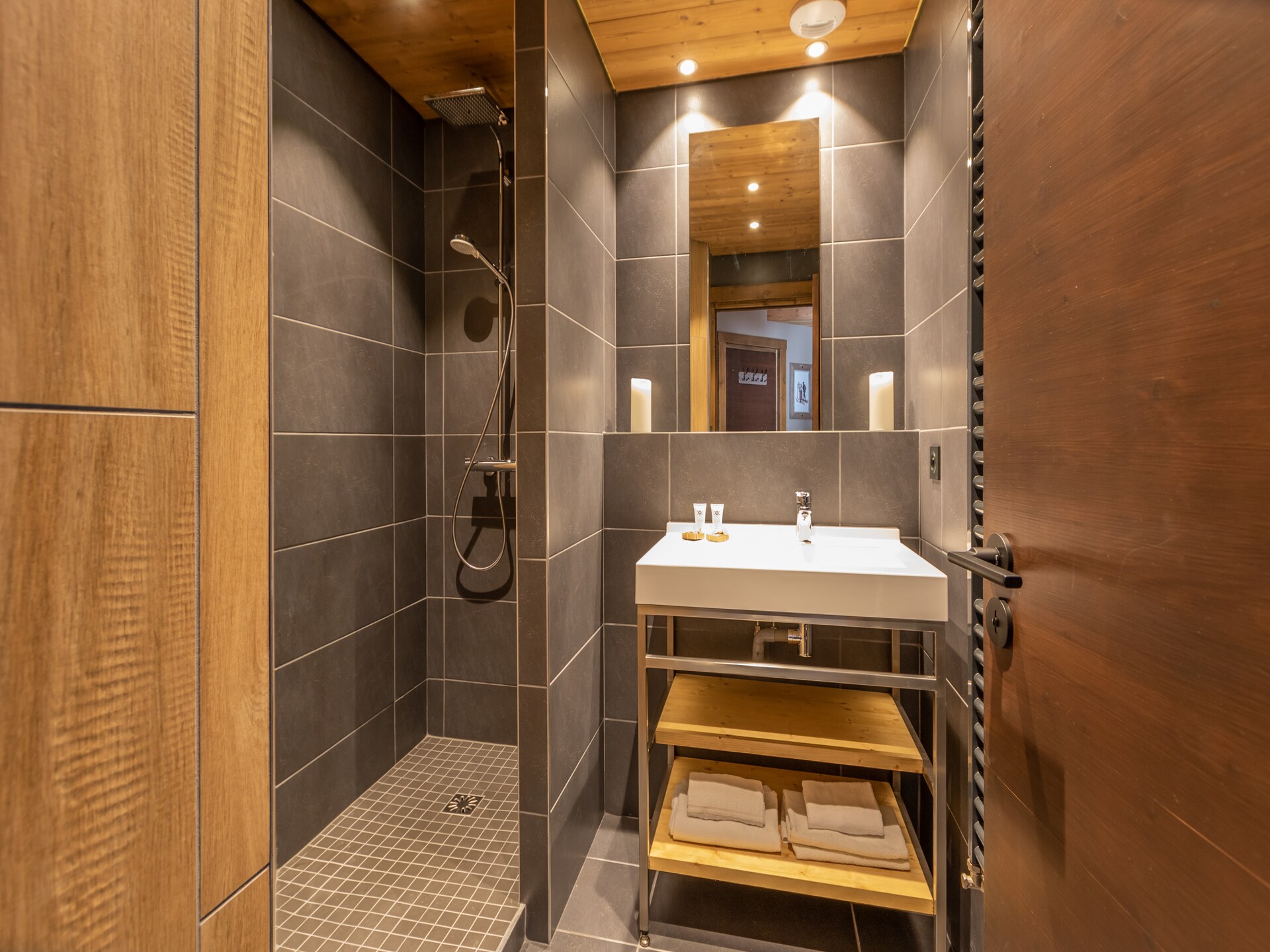 Authentiek chalet-appartement op 300m van de piste in Val Thorens - foto 18