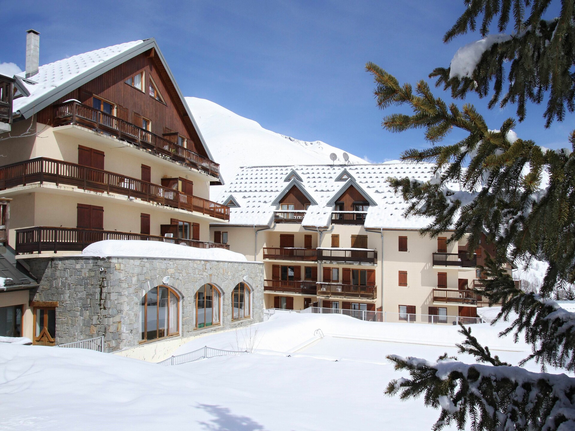 Knus appartement aan de piste in St. Sorlin d'Arves met zwembad - foto 7