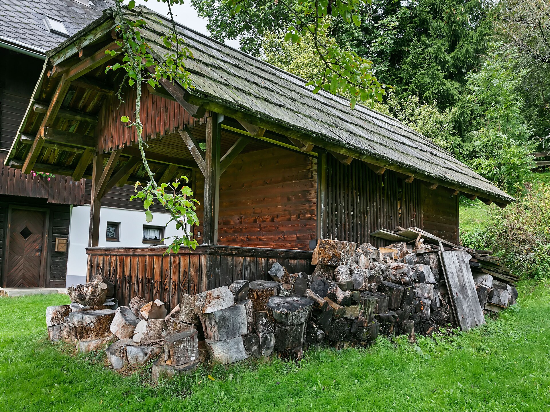 Authentiek 350 jaar oud houten huis in bosrijk Karinthië voor 5 personen - foto 7