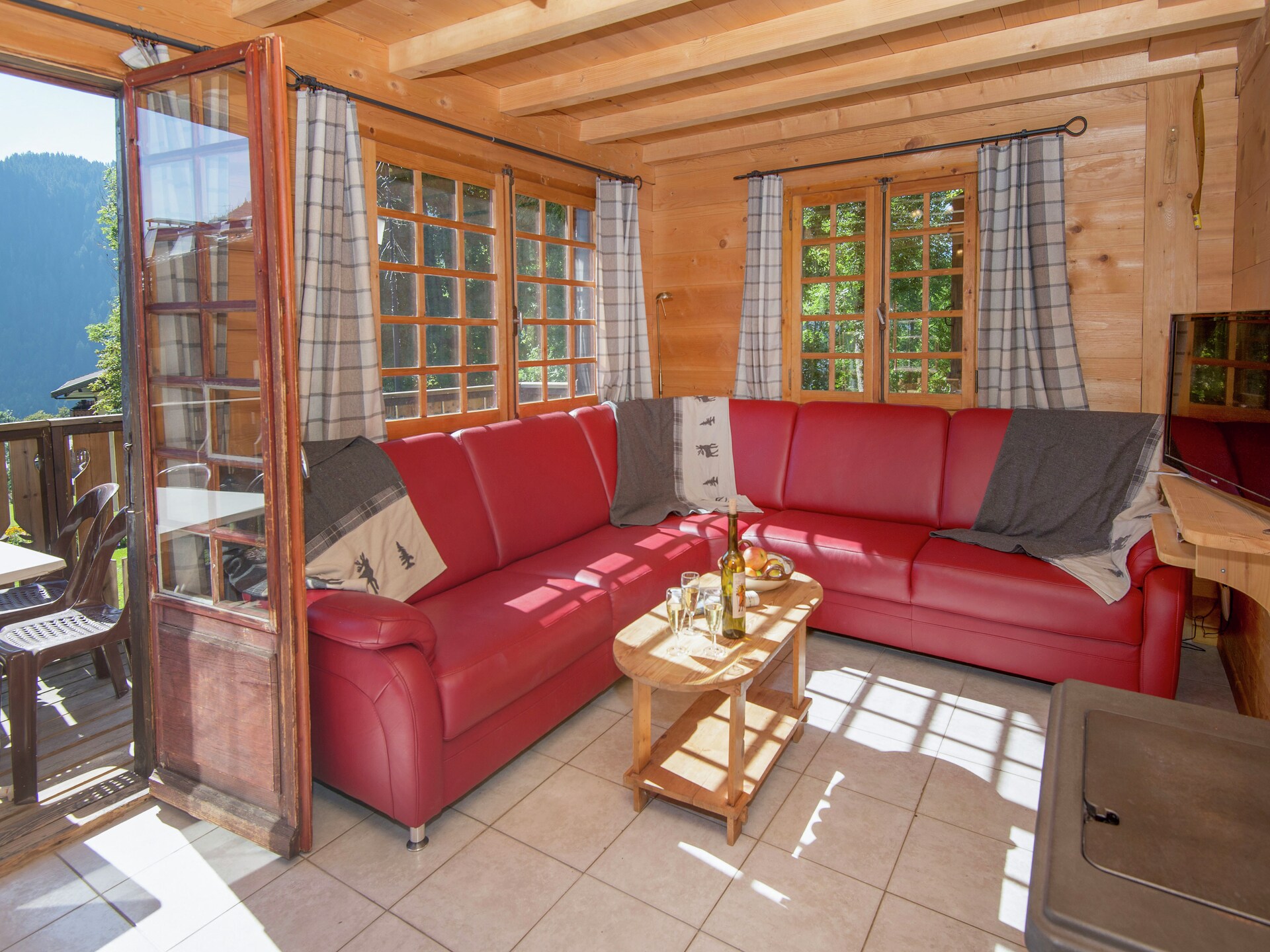 Chalet Le Nid Zut: Vrijstaand chalet in het bos op 200m van de skilift in Châtel - foto 8