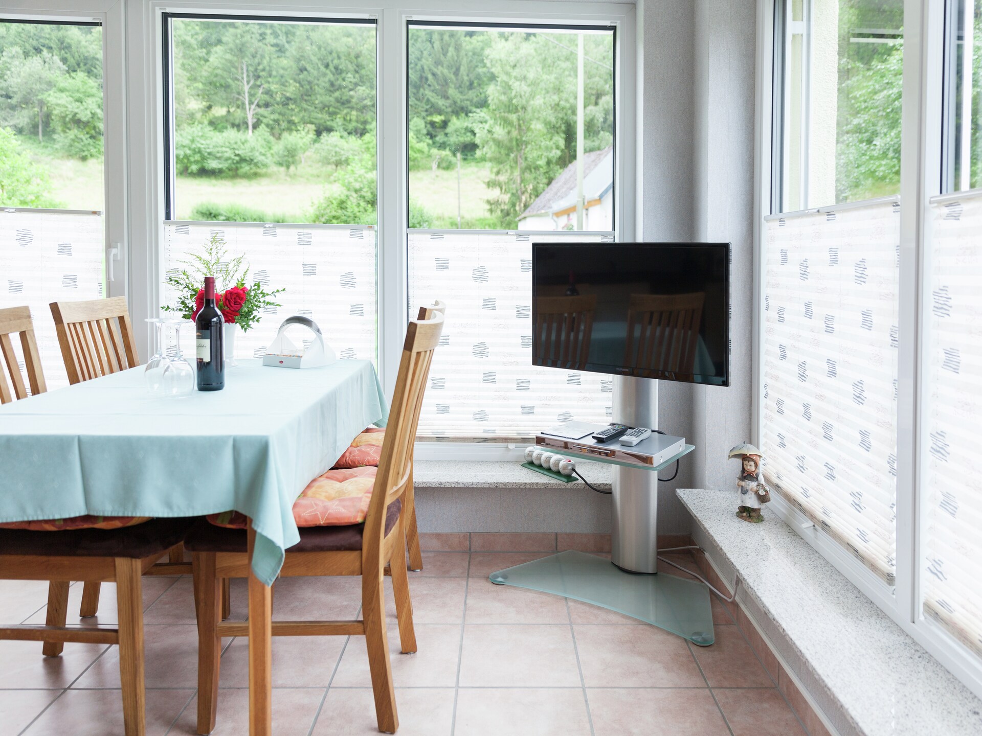 Luxueus passiefhuis in bosrijk Merschbach met terras aan de beek - foto 13