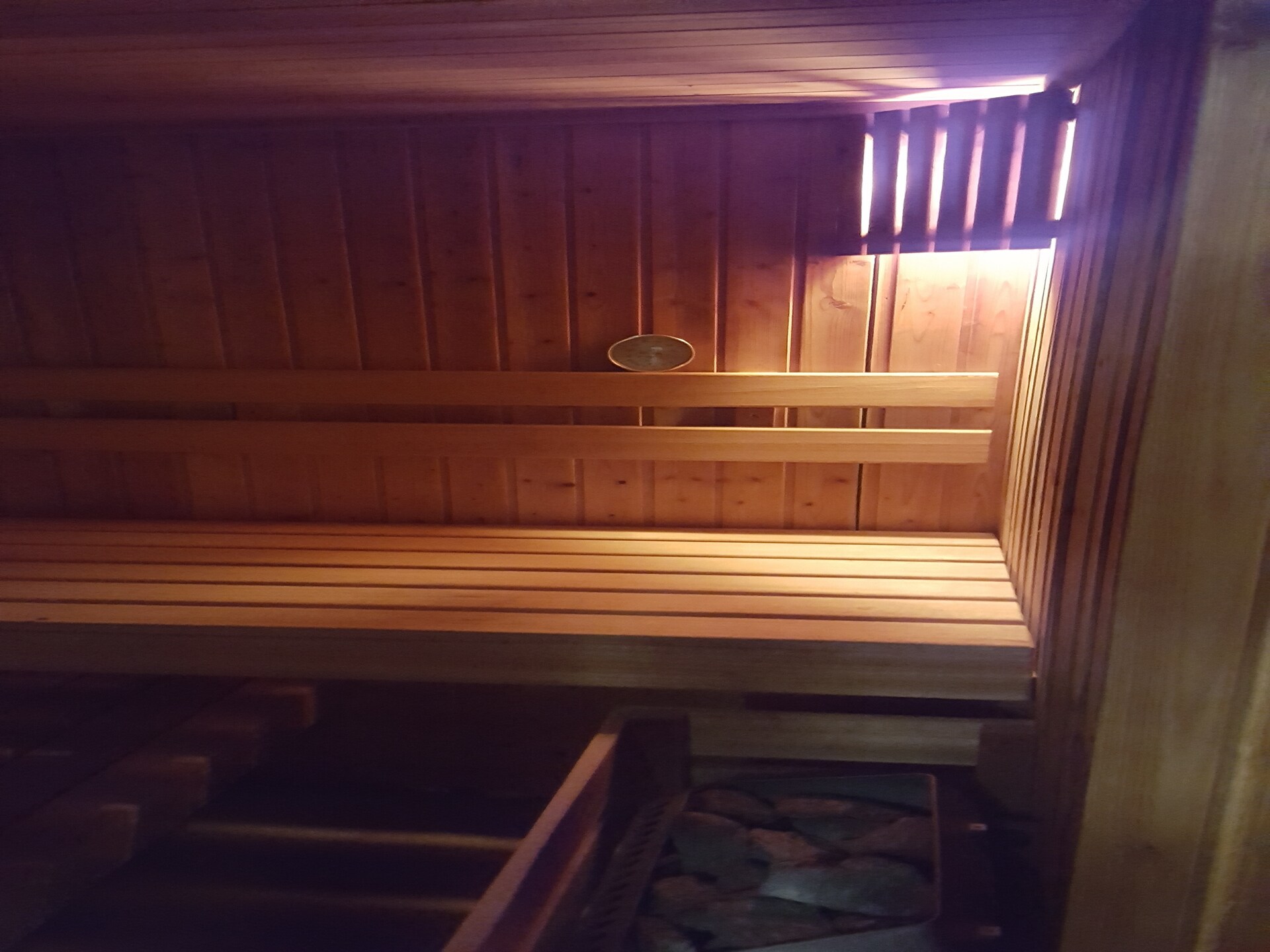 Vrijstaand chalet voor 10 personen met sauna op 300m van de skilift in Les Gets - foto 14