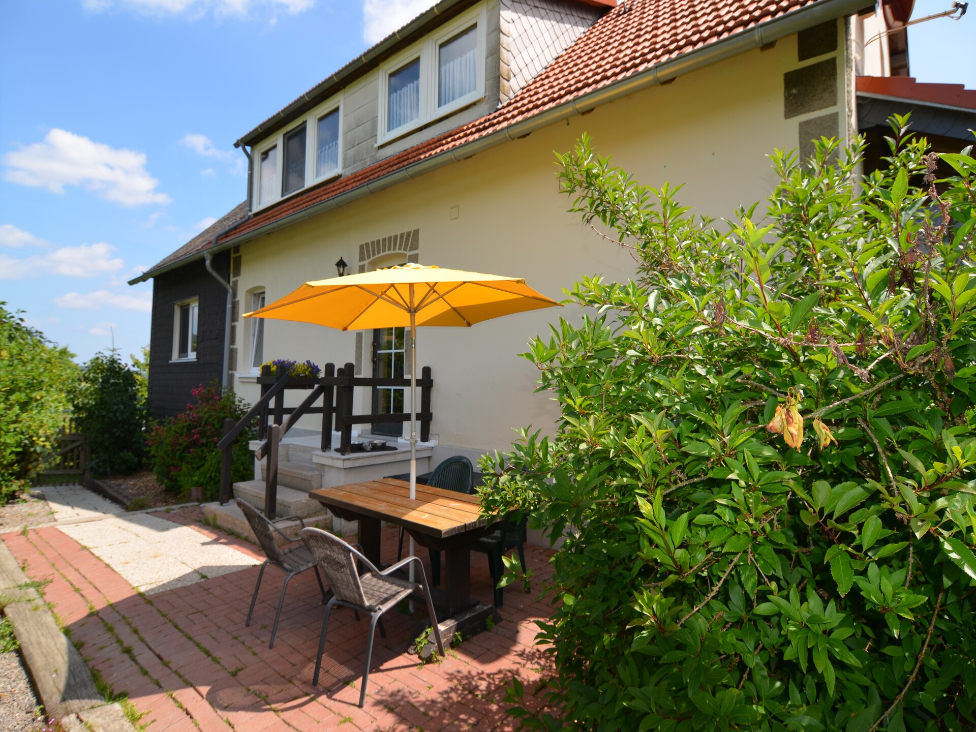 Ruim 10-persoons appartement met tuin en BBQ nabij Diemelsee en bos - foto 3