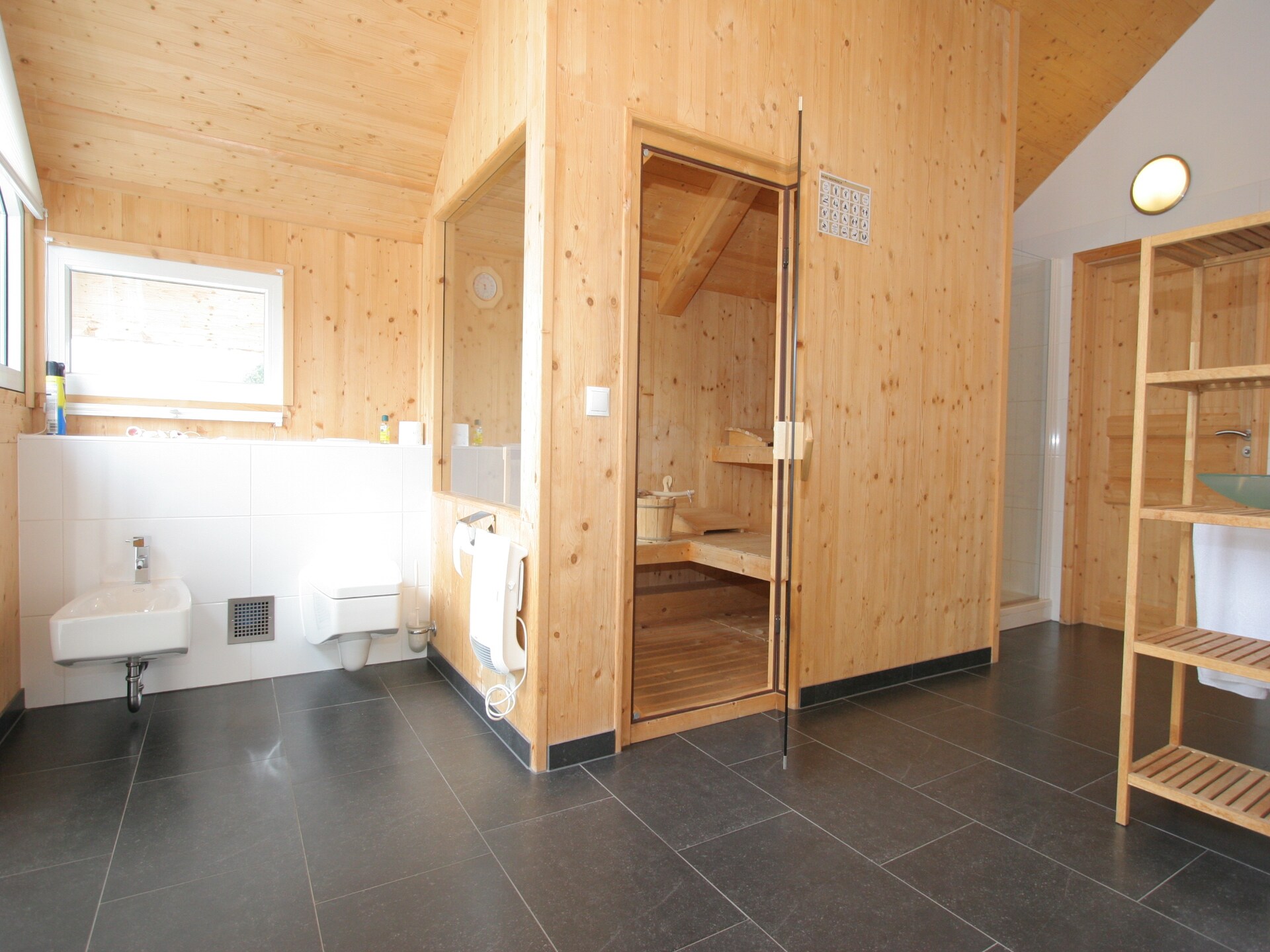 Aan de piste: Luxe chalet Quadrifoglio in centrum Hohentauern - foto 31