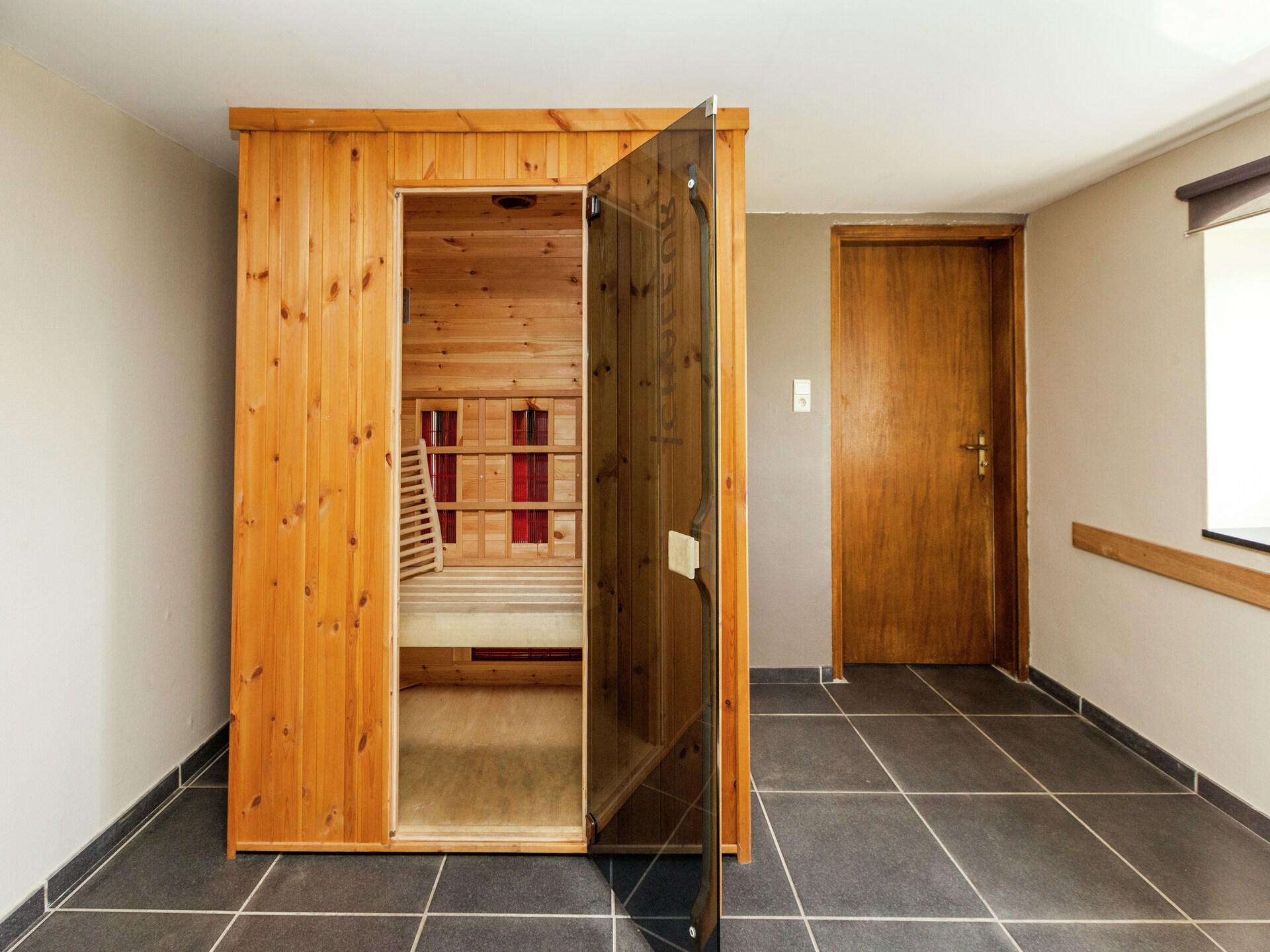 32-persoons groepswoning met sauna en biljart in Hamoir - Ouffet - foto 4