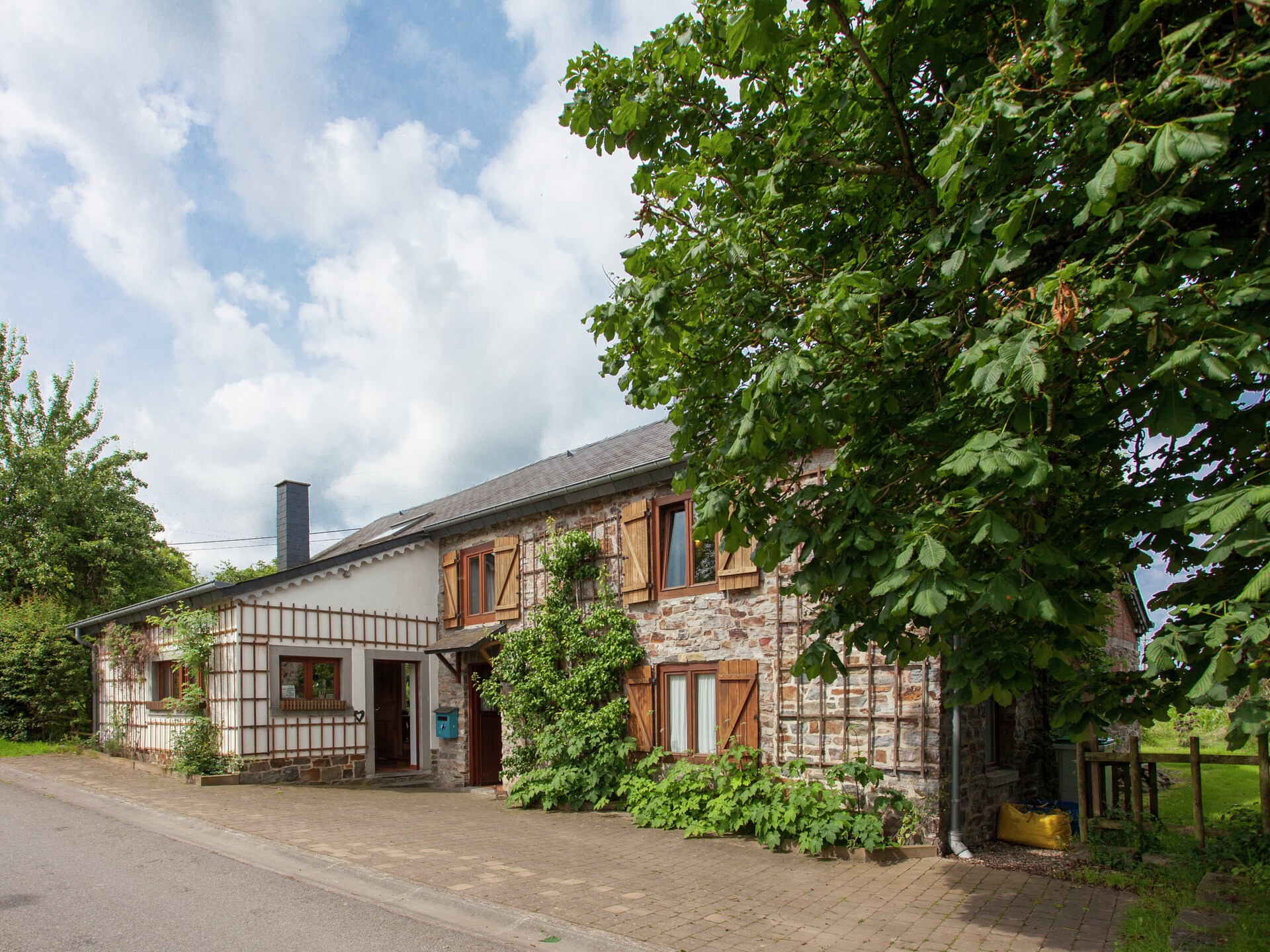 6-persoons vakantiehuis met open haard en tuin in Roumont - foto 16