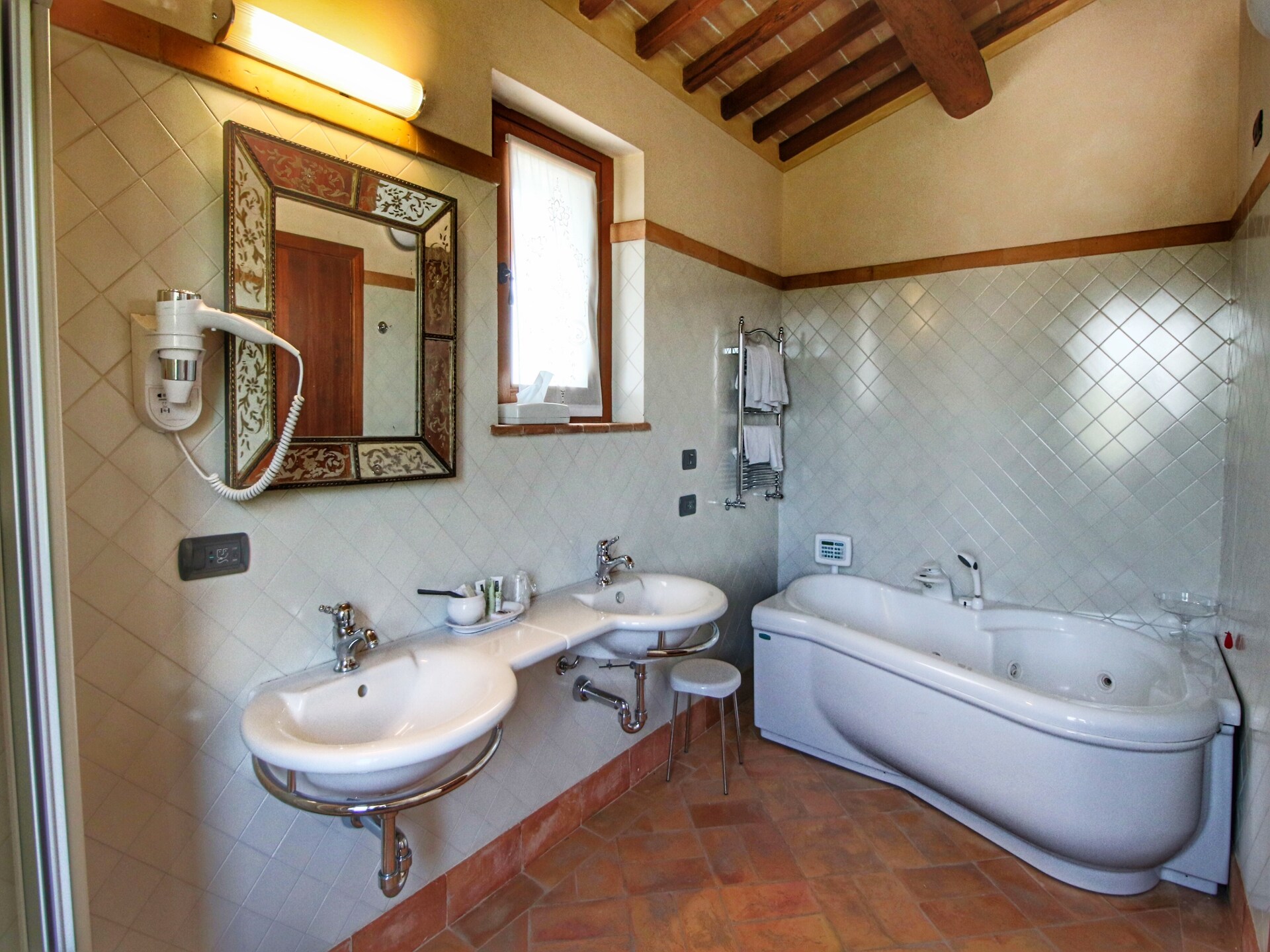 Landhuis Villa Angeli met privézwembad en uitzicht op Assisi - foto 19