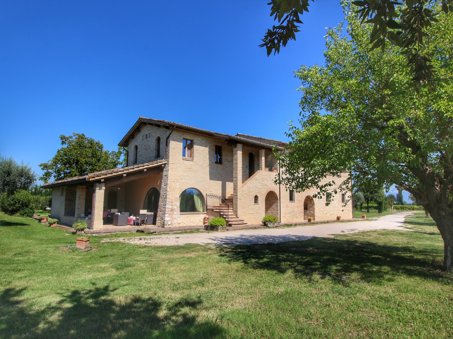 Landhuis Villa Angeli met privézwembad en uitzicht op Assisi - foto 1