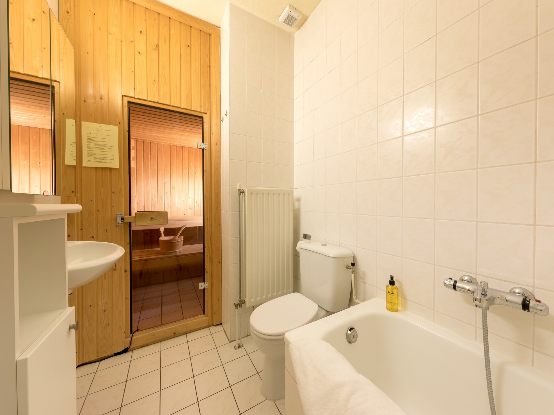 Luxe wellnessvilla met sauna op Noordzee Résidence De Banjaard in Kamperland - foto 8