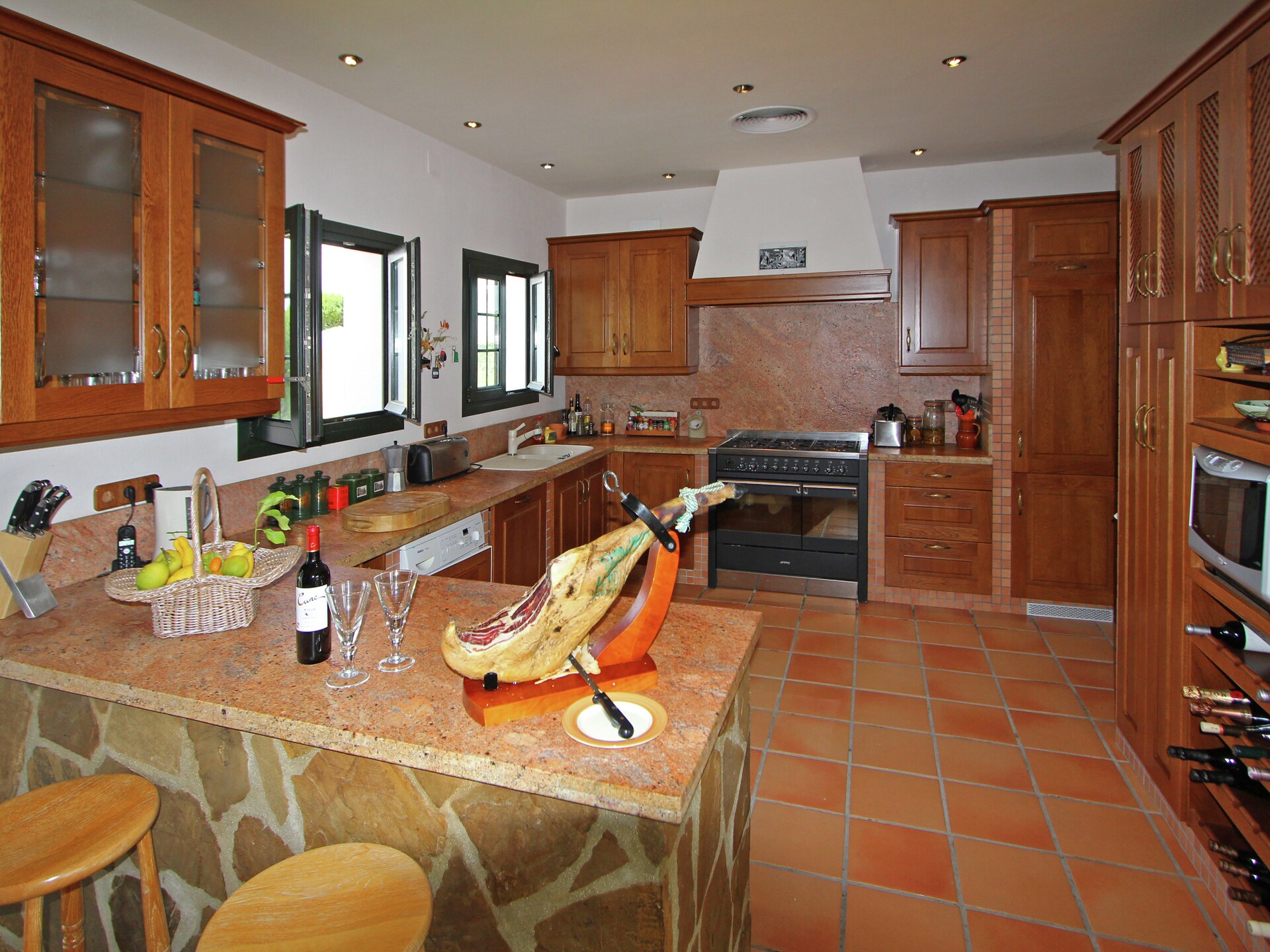 Luxe bosvilla met sauna, jacuzzi en padelbaan in Andalusisch natuurgebied - foto 9