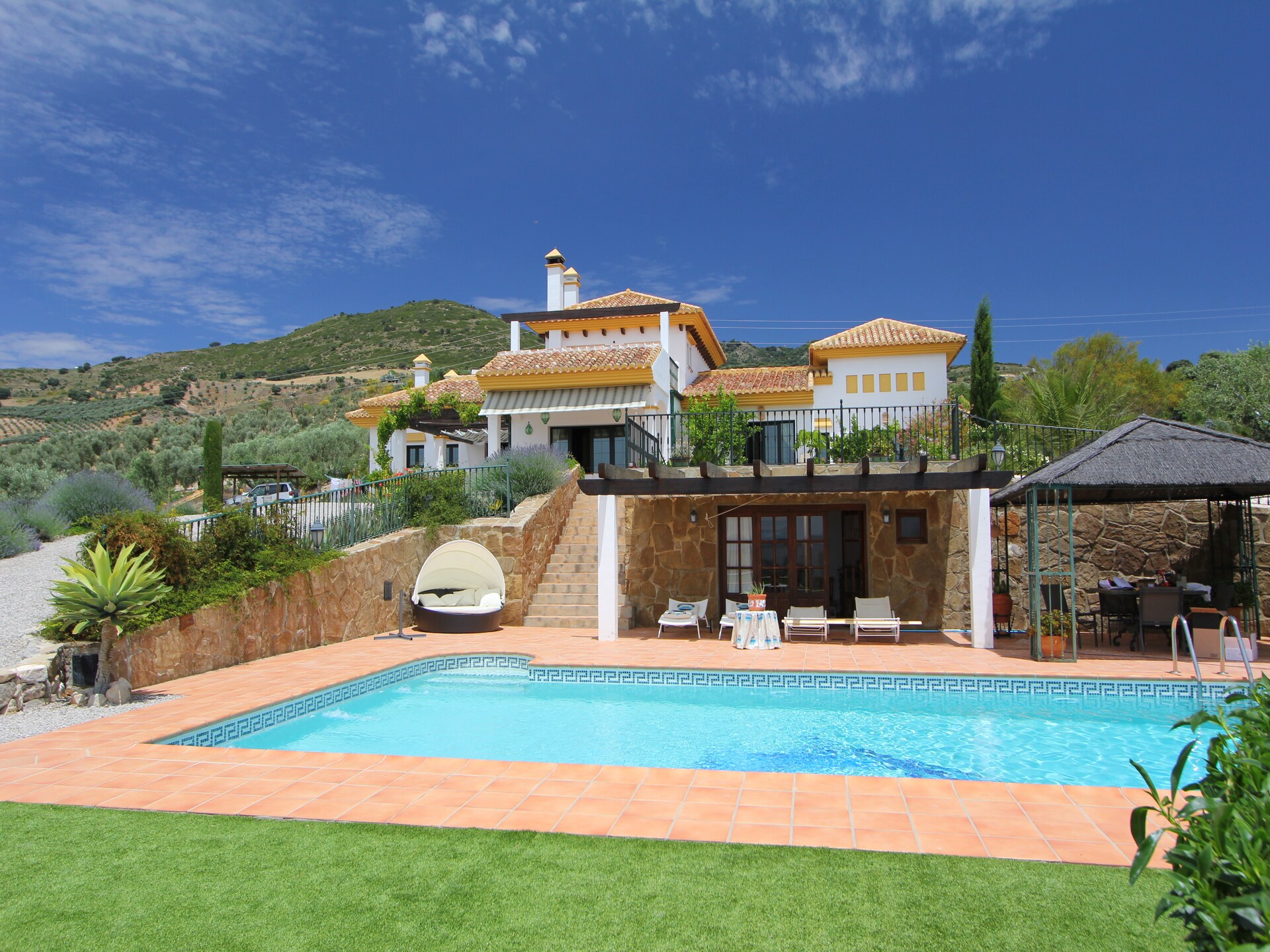 Luxe bosvilla met sauna, jacuzzi en padelbaan in Andalusisch natuurgebied - foto 1