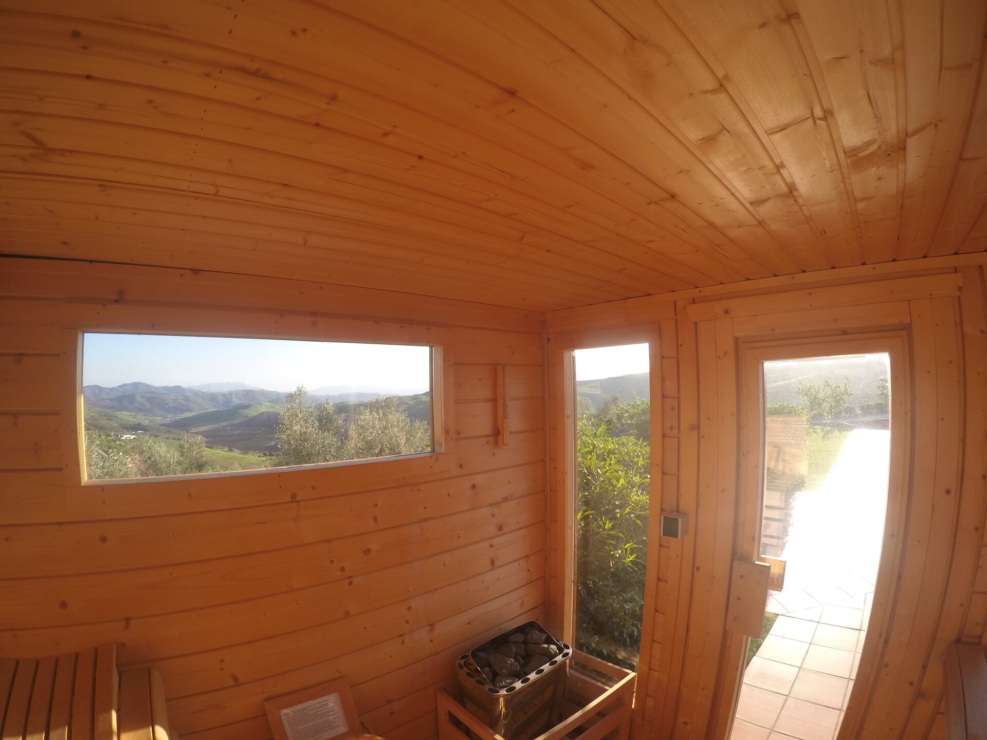 Luxe bosvilla met sauna, jacuzzi en padelbaan in Andalusisch natuurgebied - foto 29