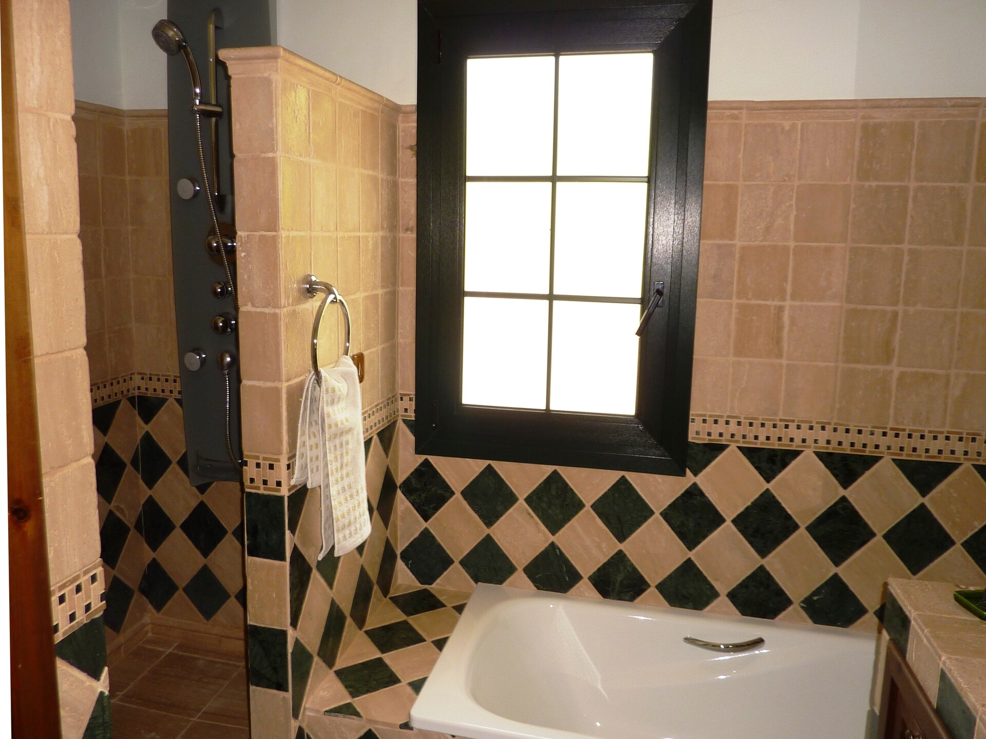 Luxe bosvilla met sauna, jacuzzi en padelbaan in Andalusisch natuurgebied - foto 17