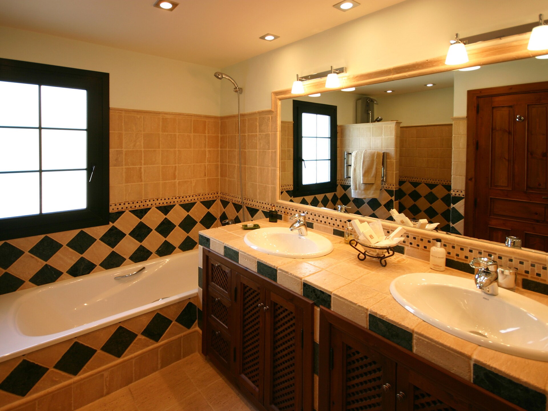 Luxe bosvilla met sauna, jacuzzi en padelbaan in Andalusisch natuurgebied - foto 15