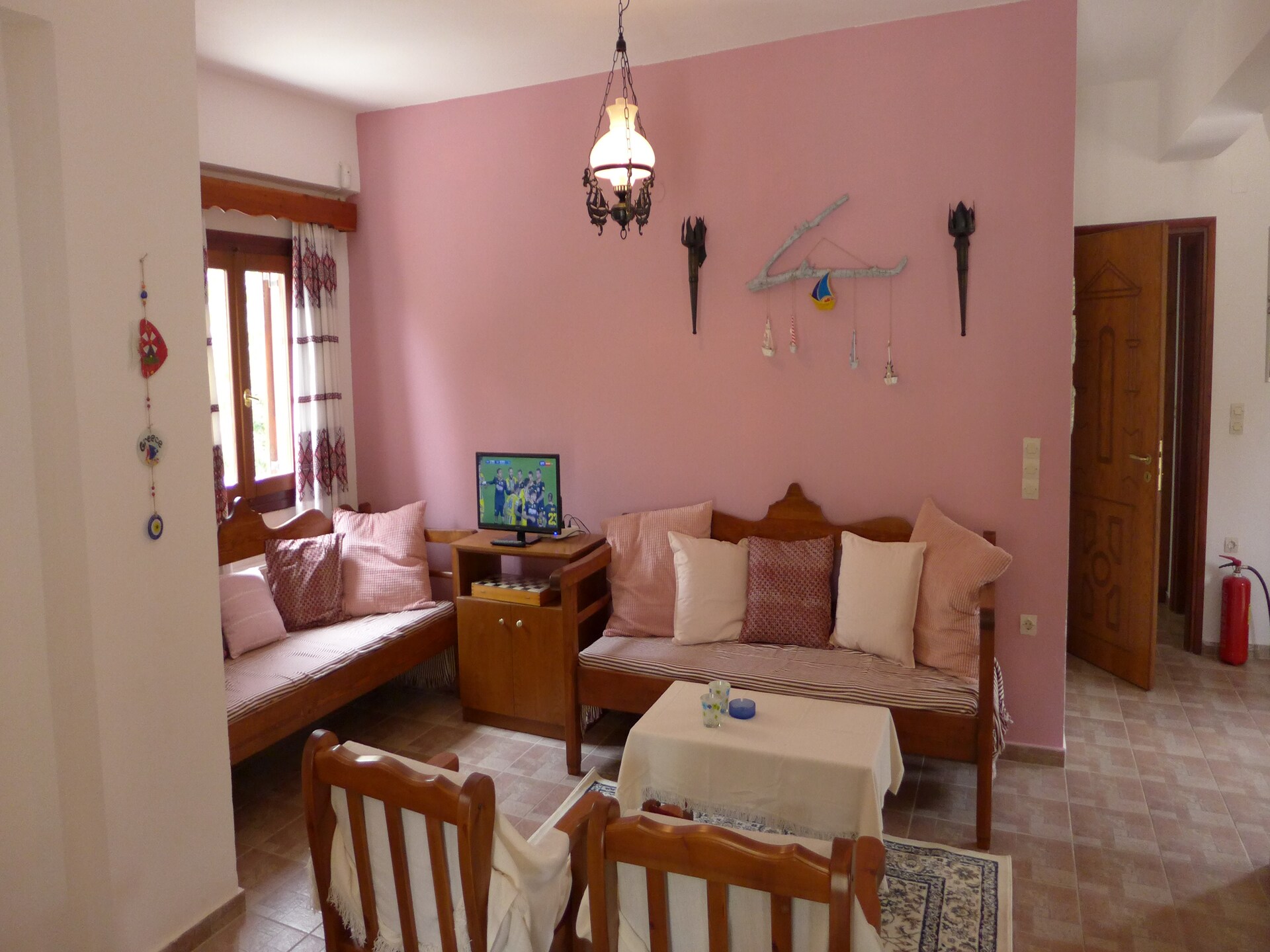 Villa Olga: authentieke rust met privézwembad in hartje Kreta - foto 2